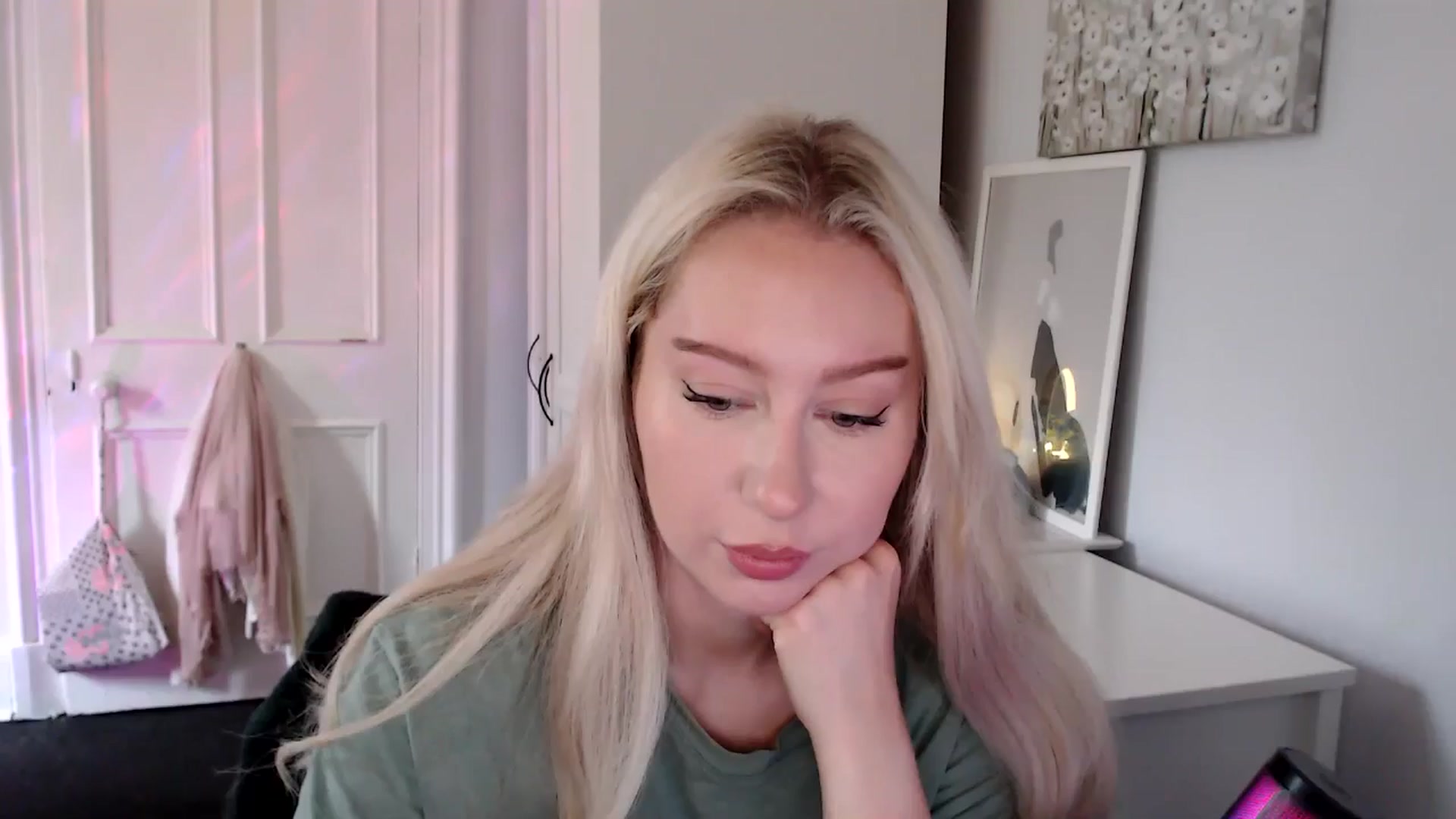 Gallery image thumbnail from British_Cutie's myfreecams stream on, 07/01/2025, 09:29 image 17 of 20
