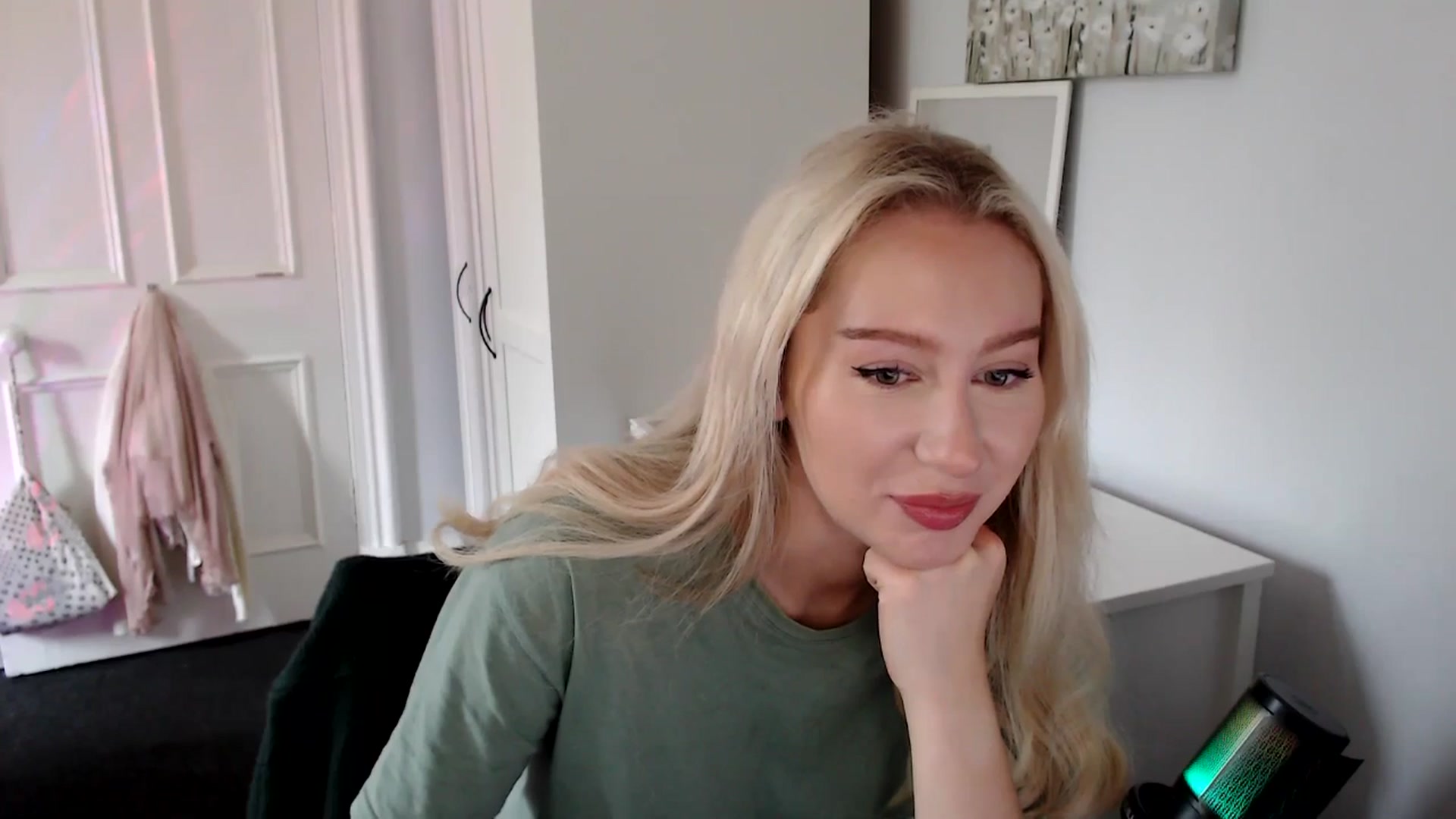 Gallery image thumbnail from British_Cutie's myfreecams stream on, 07/01/2025, 09:29 image 5 of 20