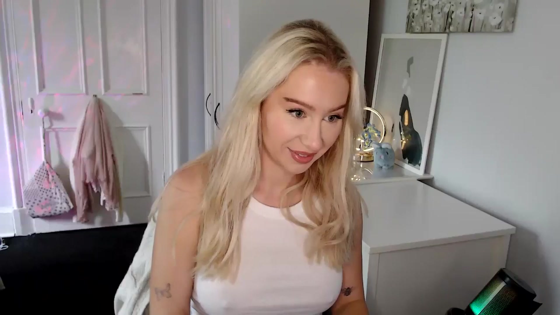 Gallery image thumbnail from British_Cutie's myfreecams stream on, 07/02/2025, 16:50 image 5 of 20