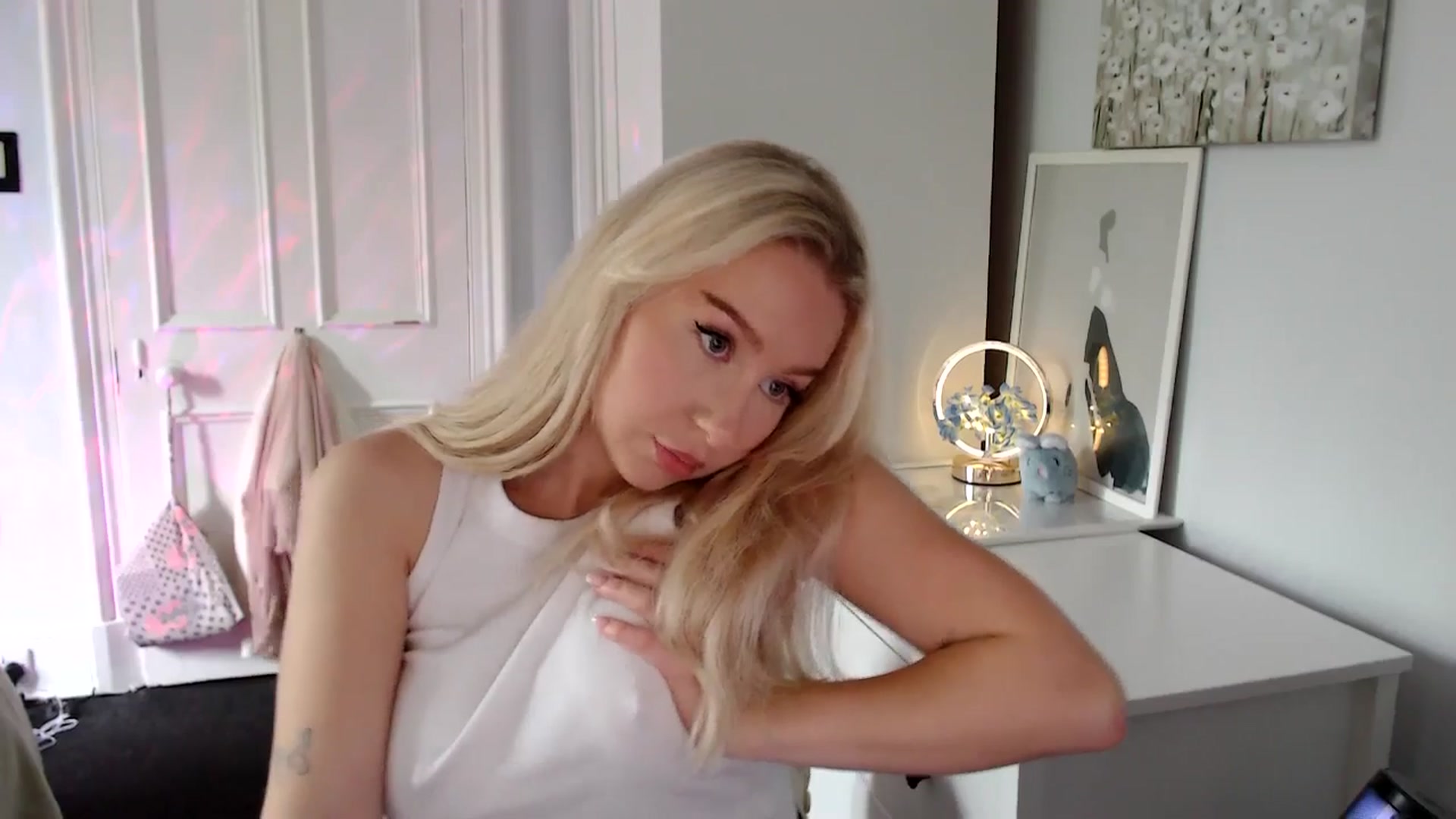 Gallery image thumbnail from British_Cutie's myfreecams stream on, 07/02/2025, 16:50 image 14 of 20