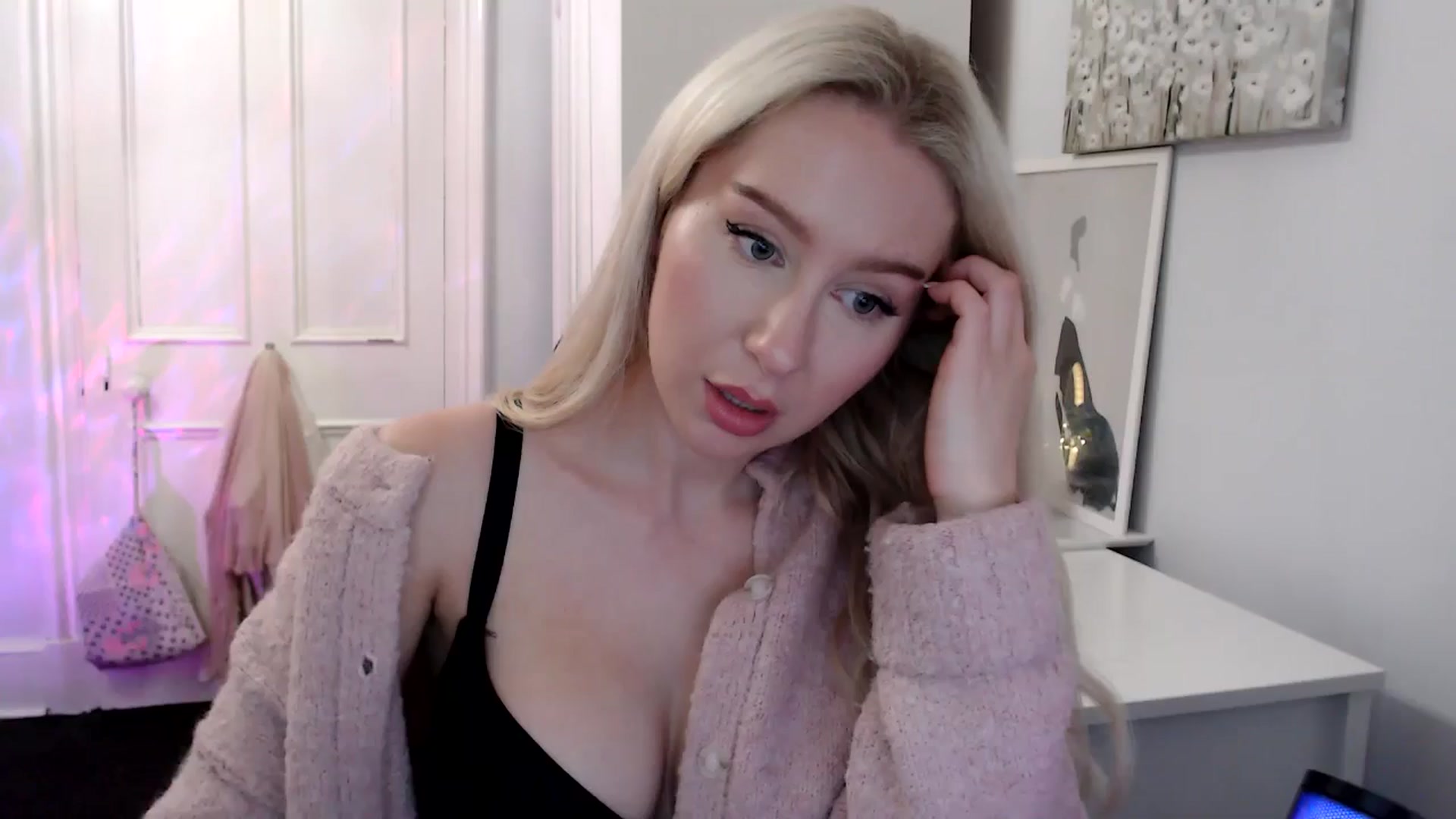 Gallery image thumbnail from British_Cutie's myfreecams stream on, 07/02/2025, 21:16 image 8 of 20