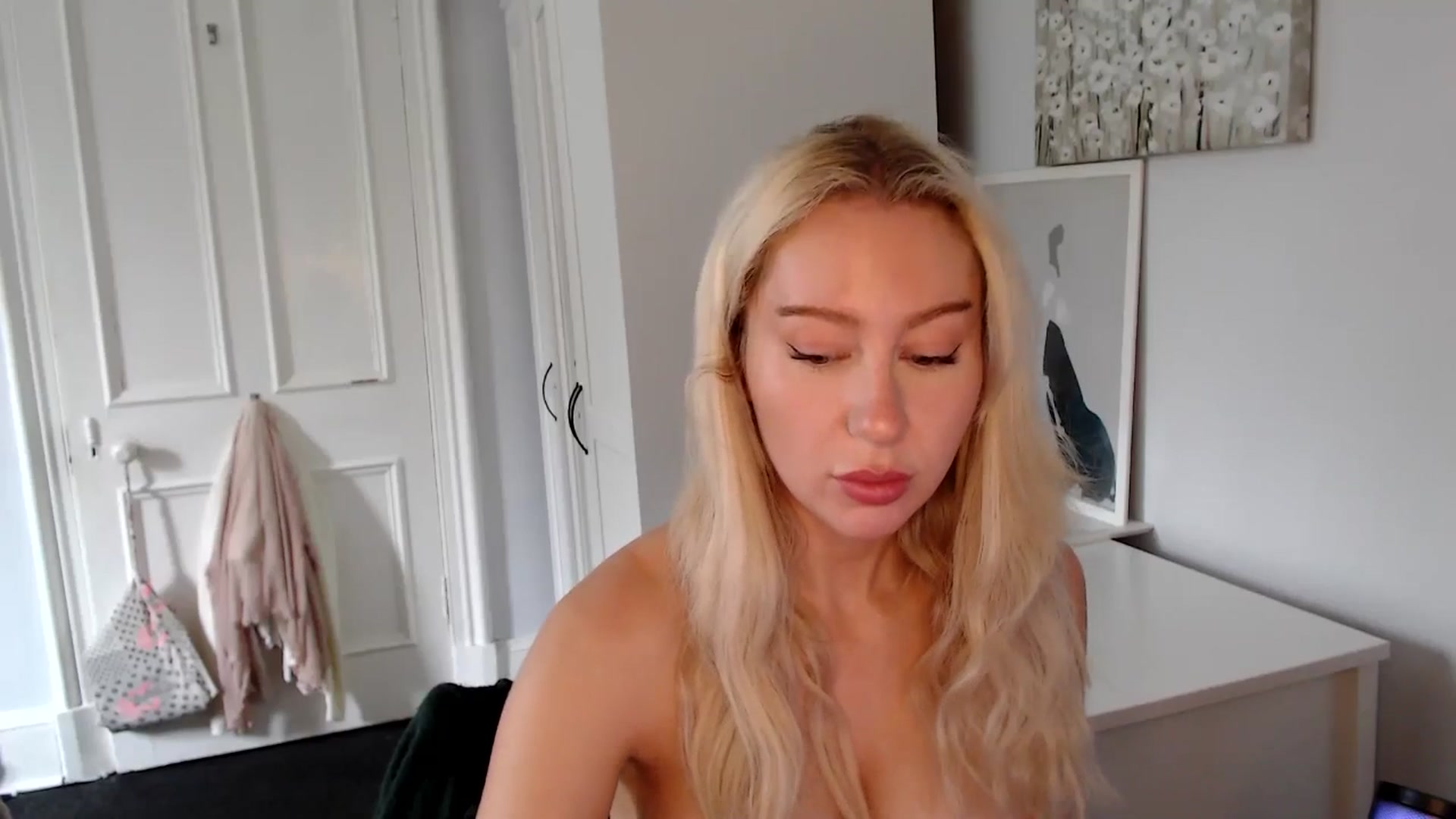 Gallery image thumbnail from British_Cutie's myfreecams stream on, 07/03/2025, 08:13 image 19 of 20