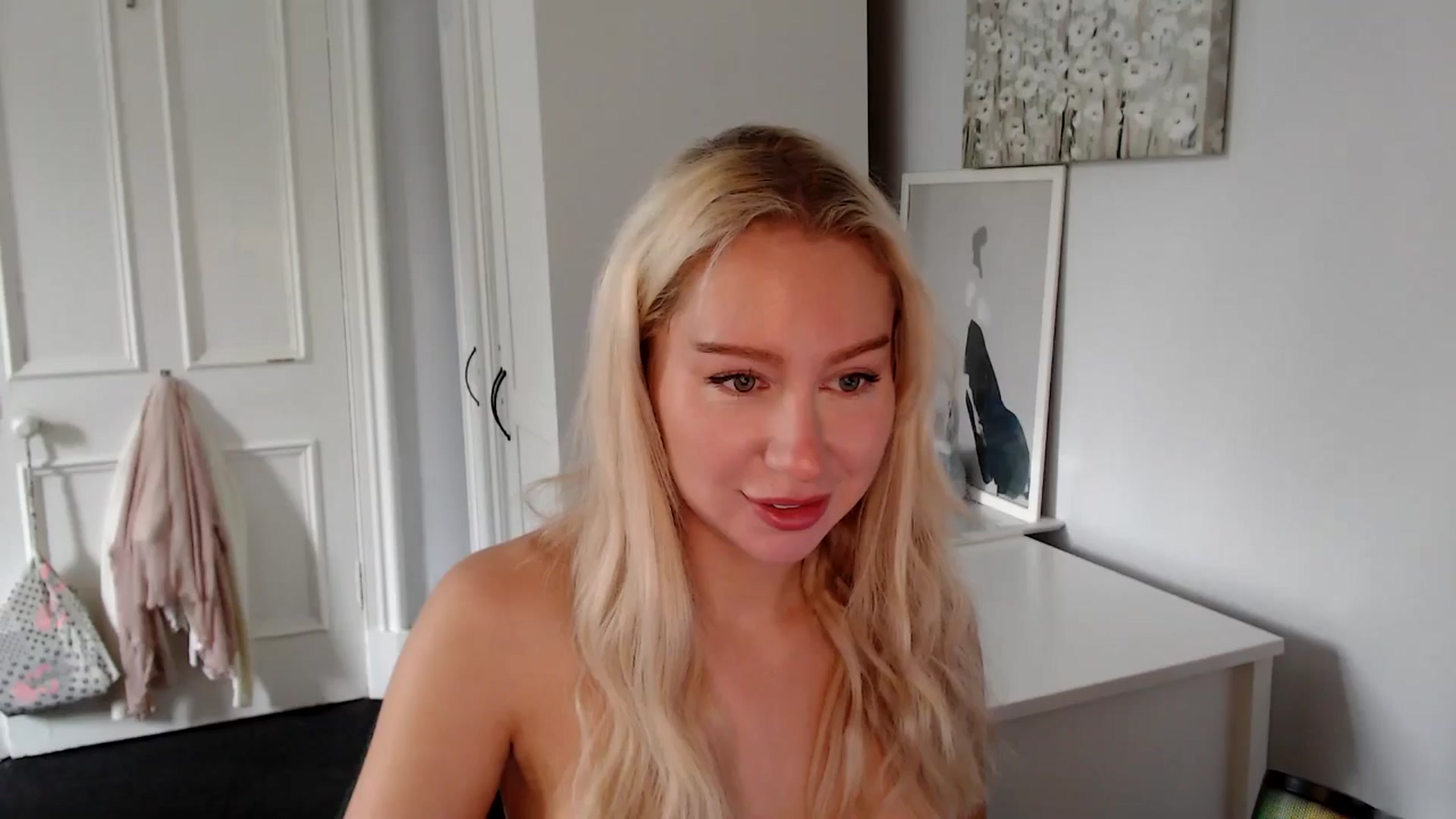 Gallery image thumbnail from British_Cutie's myfreecams stream on, 07/03/2025, 08:13 image 1 of 20