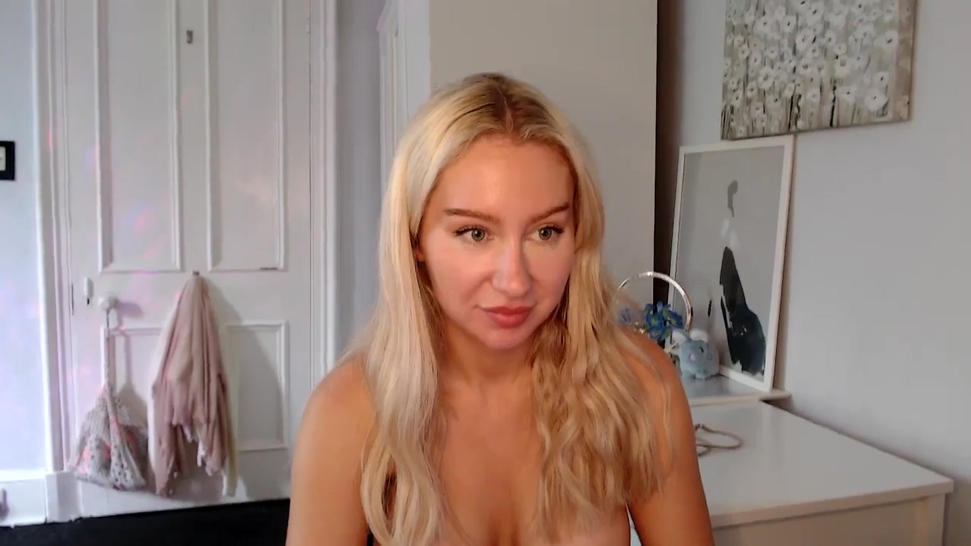 Gallery image thumbnail from British_Cutie's myfreecams stream on, 07/03/2025, 11:56 image 13 of 20