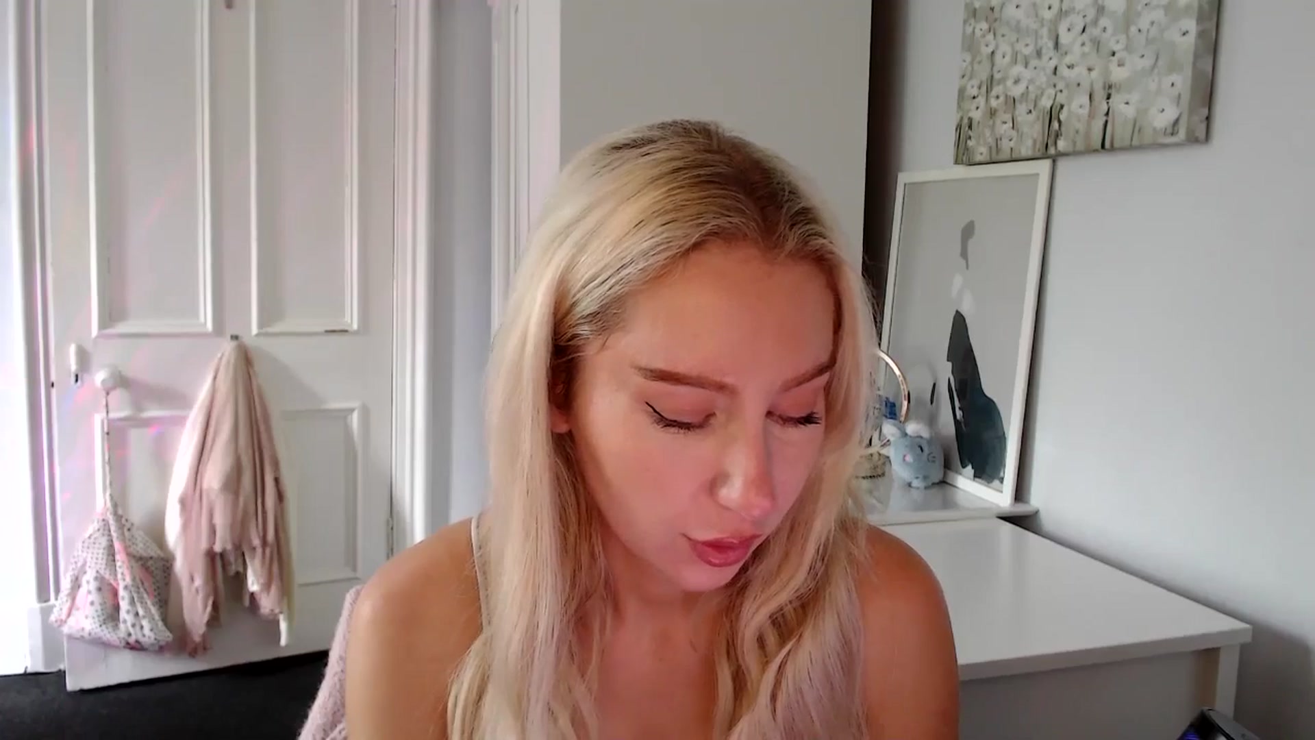 Gallery image thumbnail from British_Cutie's myfreecams stream on, 07/03/2025, 13:53 image 5 of 20