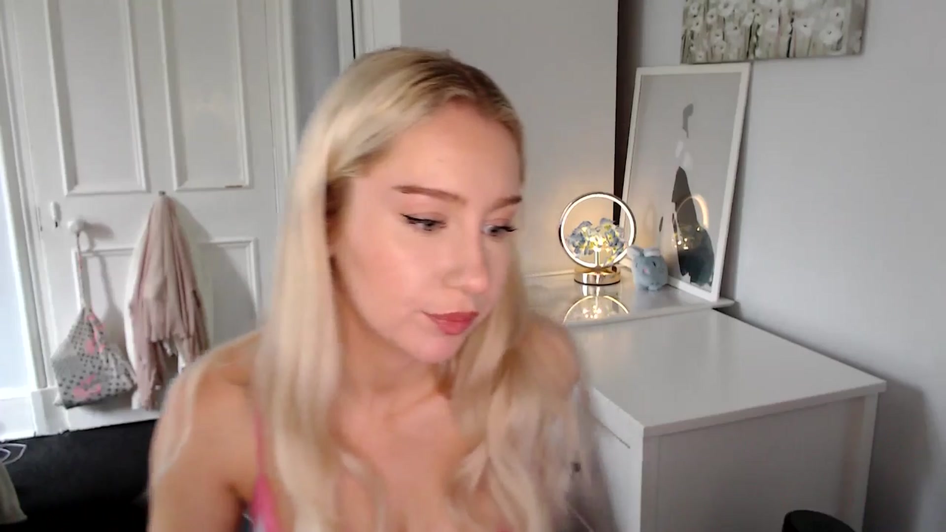Gallery image thumbnail from British_Cutie's myfreecams stream on, 07/04/2025, 12:43 image 12 of 20