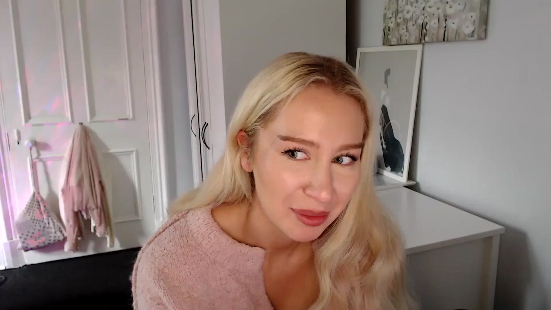 Gallery image thumbnail from British_Cutie's myfreecams stream on, 07/04/2025, 16:08 image 1 of 20