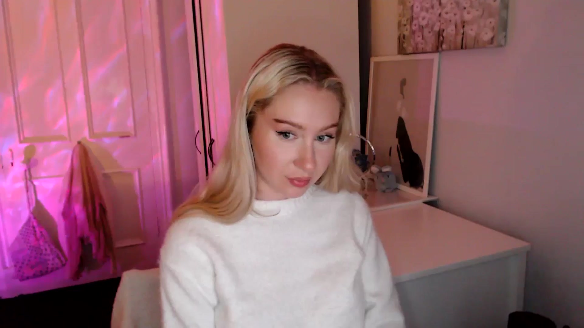 Gallery image thumbnail from British_Cutie's myfreecams stream on, 07/05/2025, 21:32 image 15 of 20