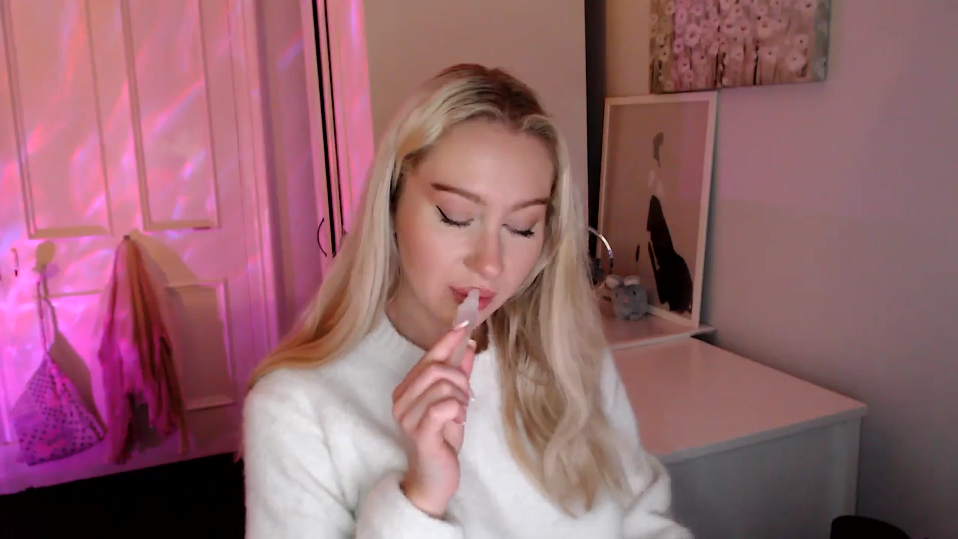 Gallery image thumbnail from British_Cutie's myfreecams stream on, 07/05/2025, 21:32 image 11 of 20