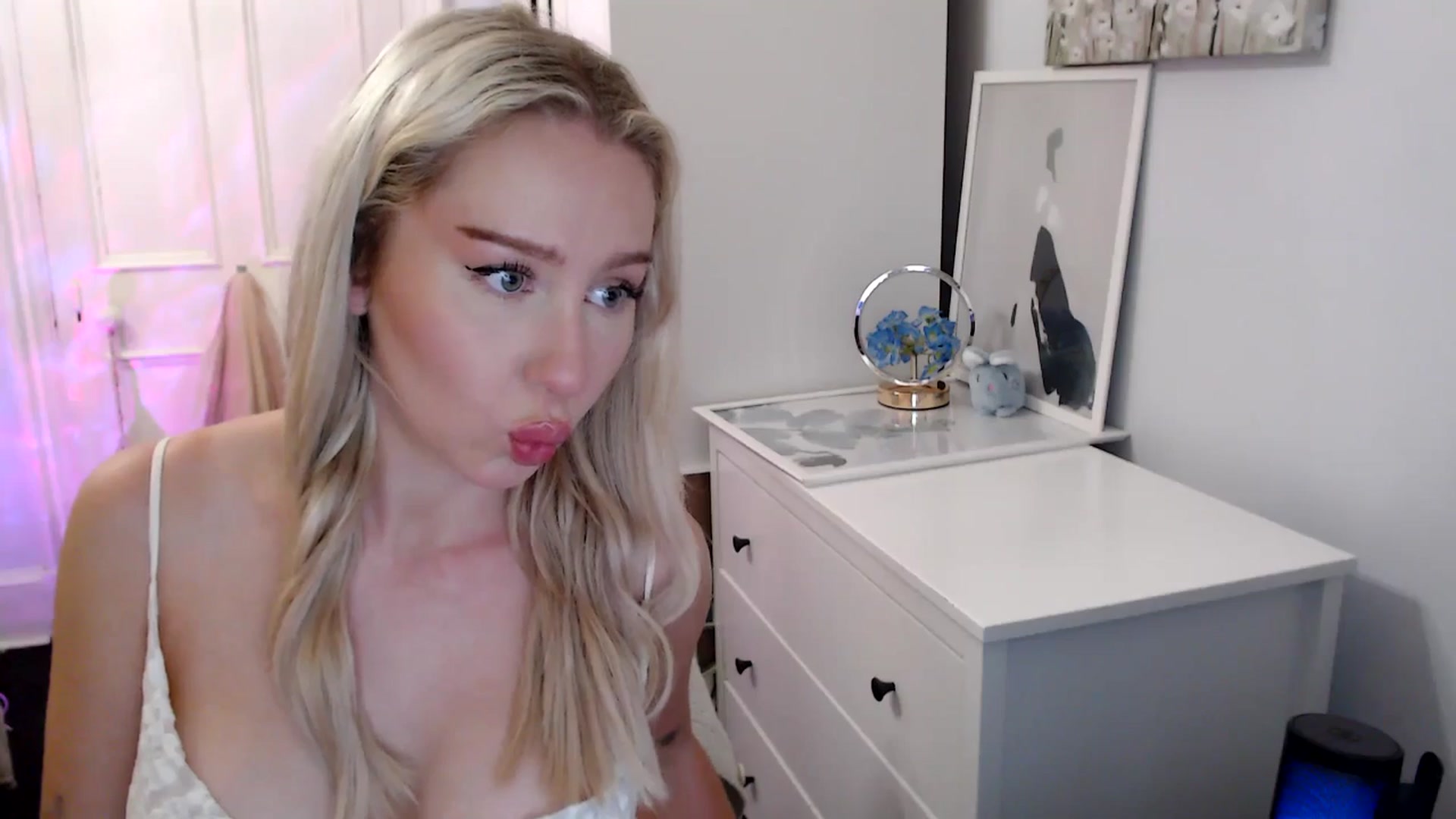 Gallery image thumbnail from British_Cutie's myfreecams stream on, 07/05/2025, 22:00 image 6 of 20