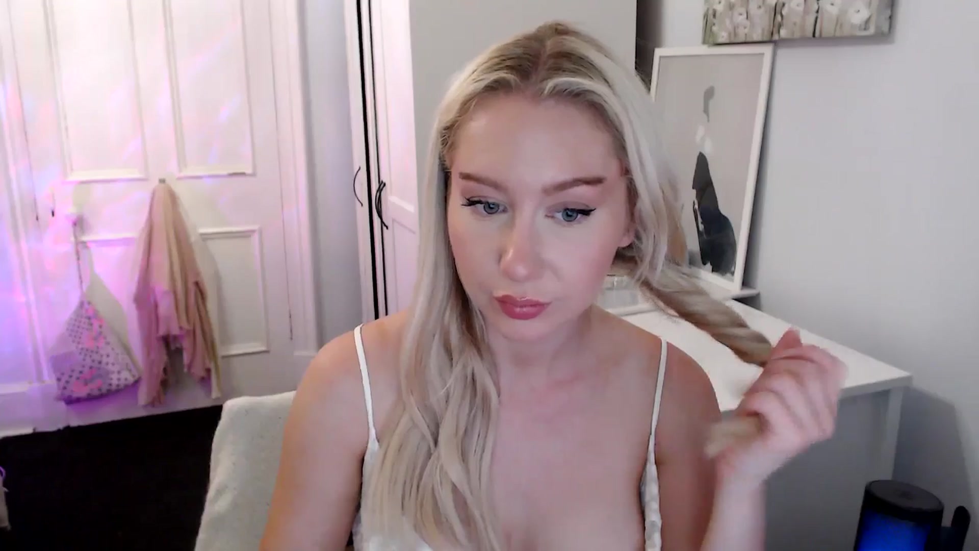 Gallery image thumbnail from British_Cutie's myfreecams stream on, 07/05/2025, 22:00 image 3 of 20