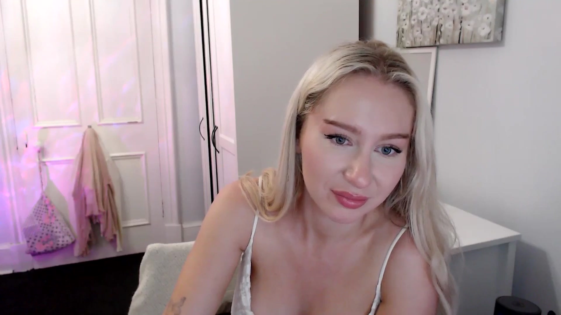 Gallery image thumbnail from British_Cutie's myfreecams stream on, 07/05/2025, 22:00 image 20 of 20