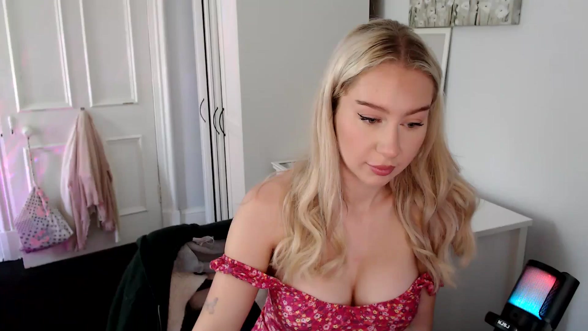 Gallery image thumbnail from British_Cutie's myfreecams stream on, 07/07/2025, 10:11 image 5 of 20