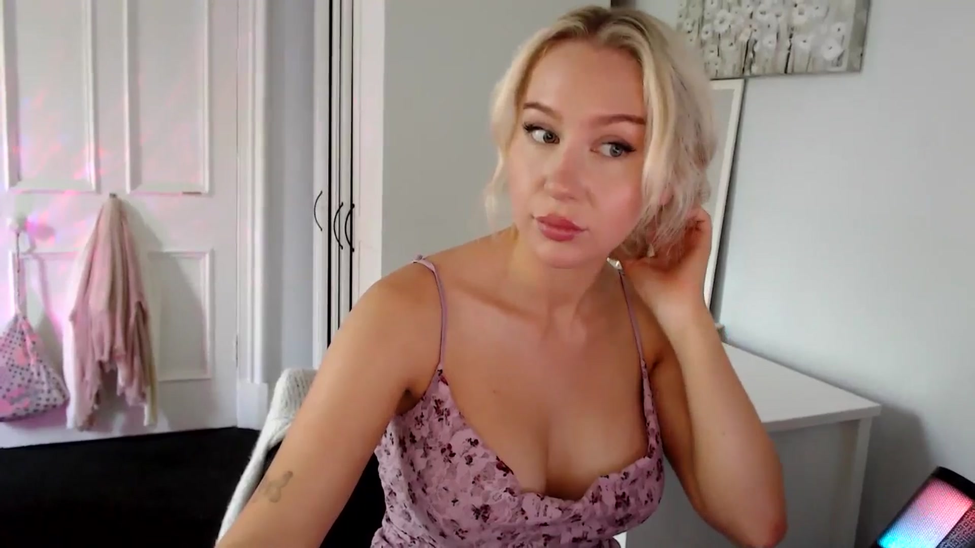 Gallery image thumbnail from British_Cutie's myfreecams stream on, 07/08/2025, 10:51 image 19 of 20