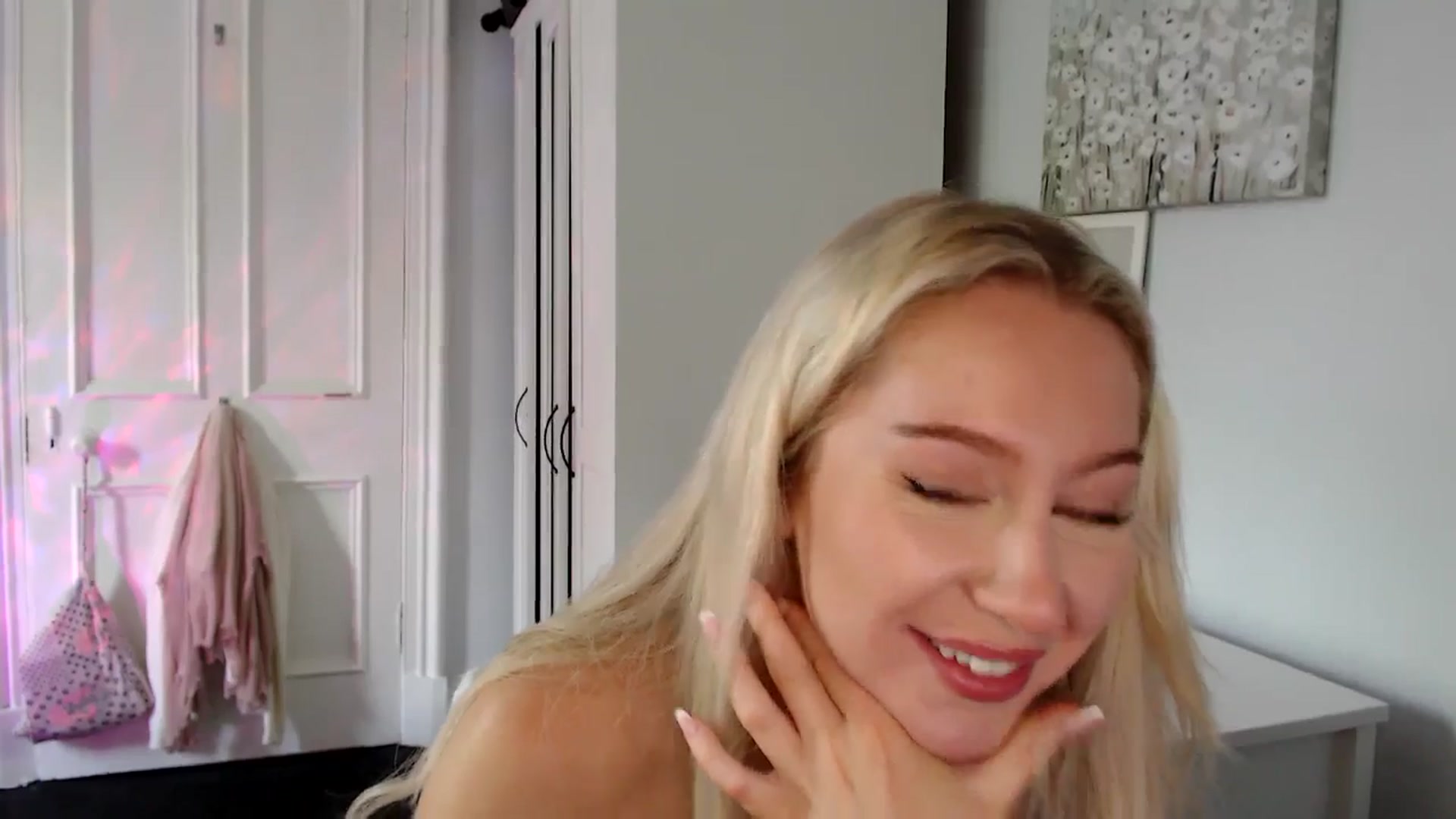 Gallery image thumbnail from British_Cutie's myfreecams stream on, 07/08/2025, 10:51 image 9 of 20