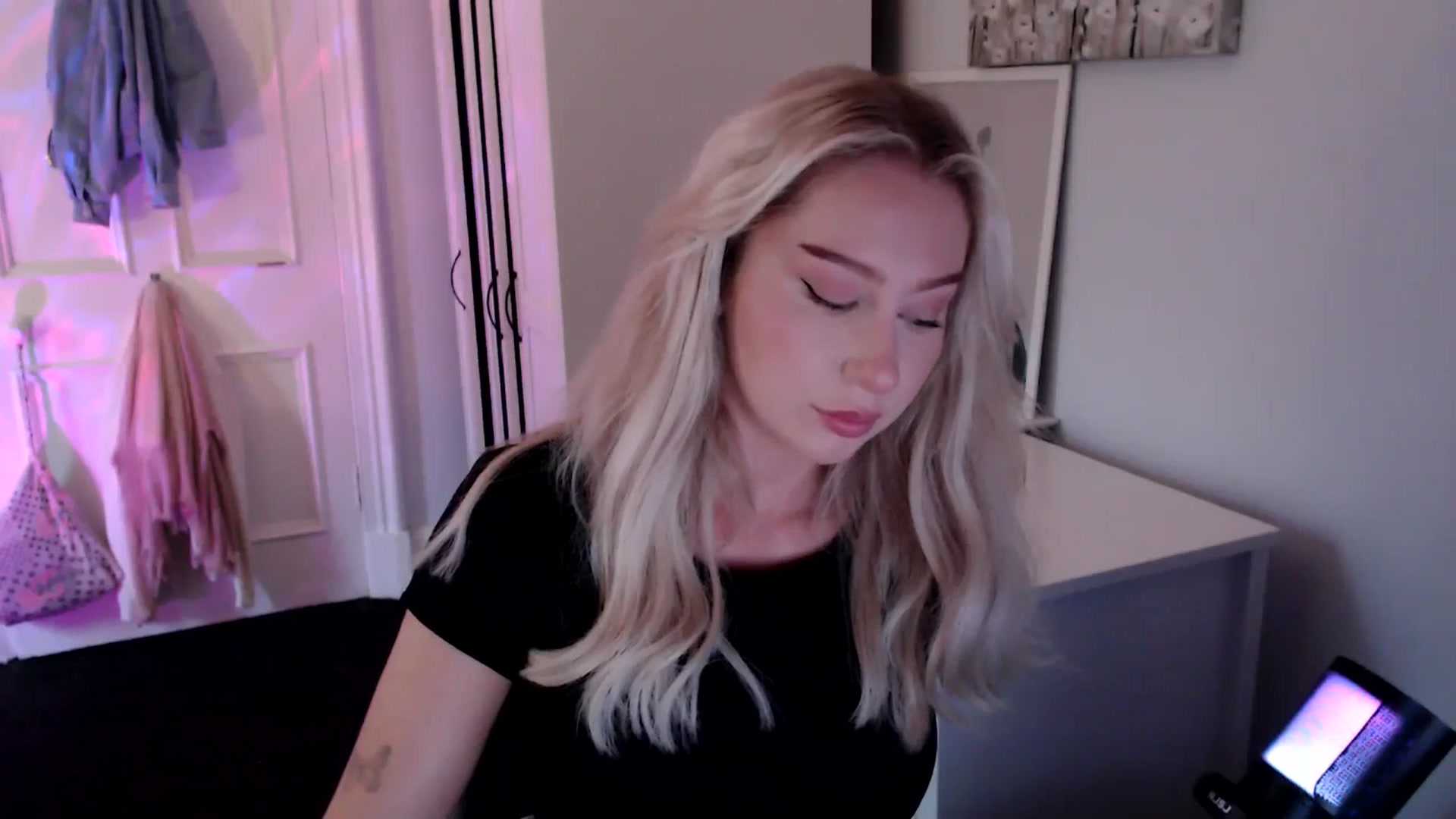 Gallery image thumbnail from British_Cutie's myfreecams stream on, 07/08/2025, 19:47 image 3 of 20
