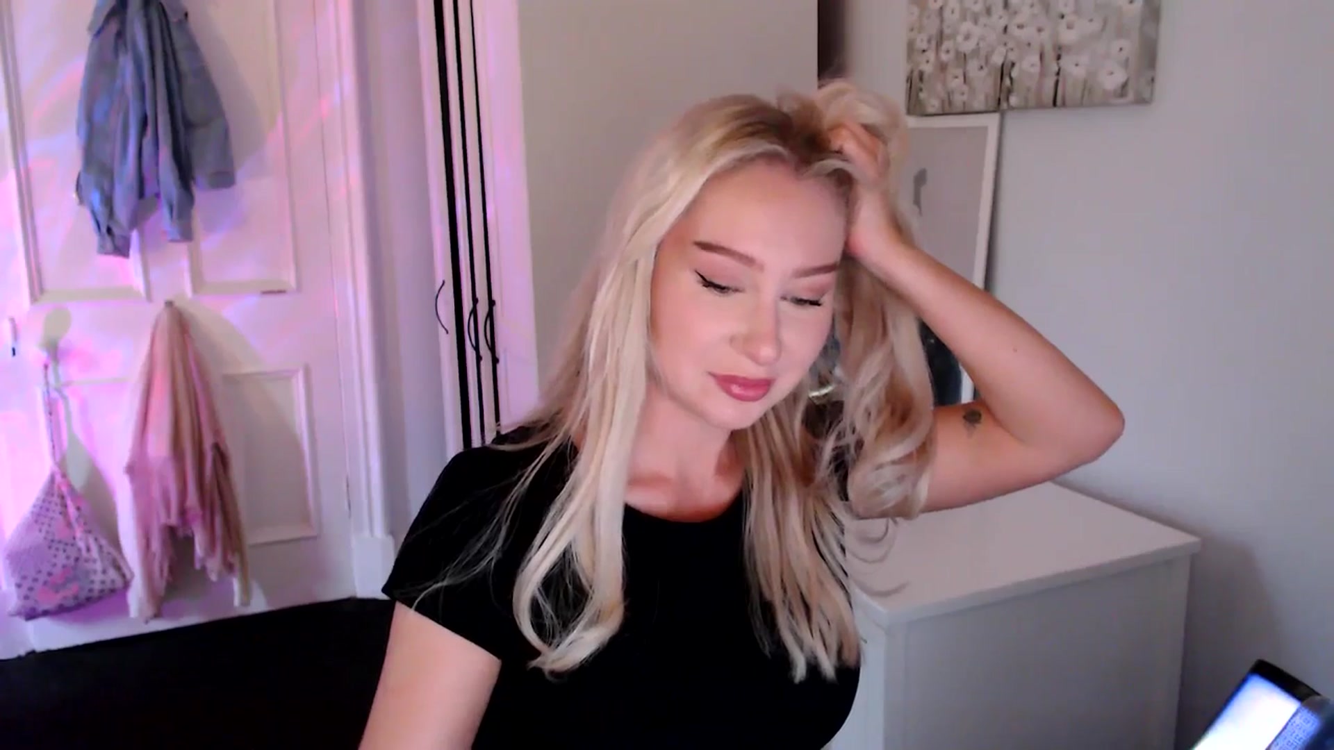 Gallery image thumbnail from British_Cutie's myfreecams stream on, 07/08/2025, 19:47 image 9 of 20