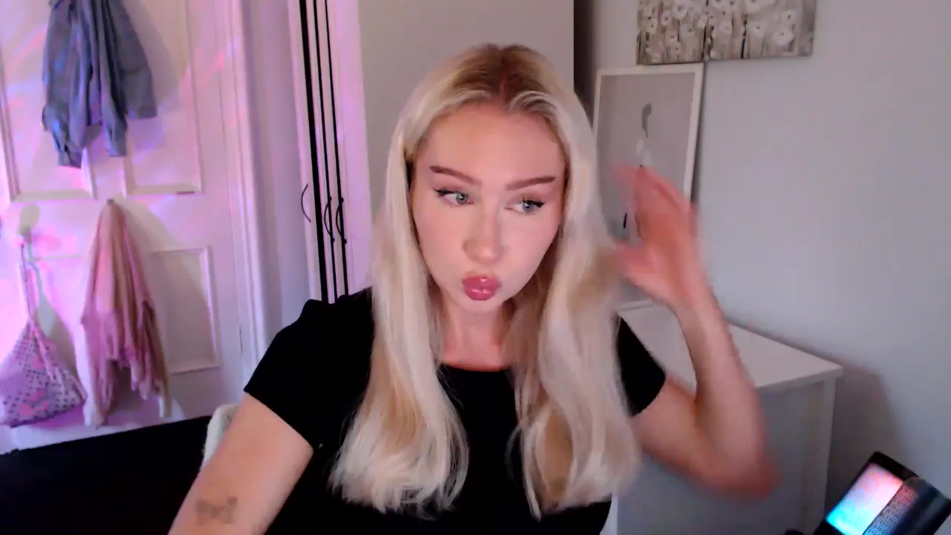 Gallery image thumbnail from British_Cutie's myfreecams stream on, 07/08/2025, 19:47 image 18 of 20