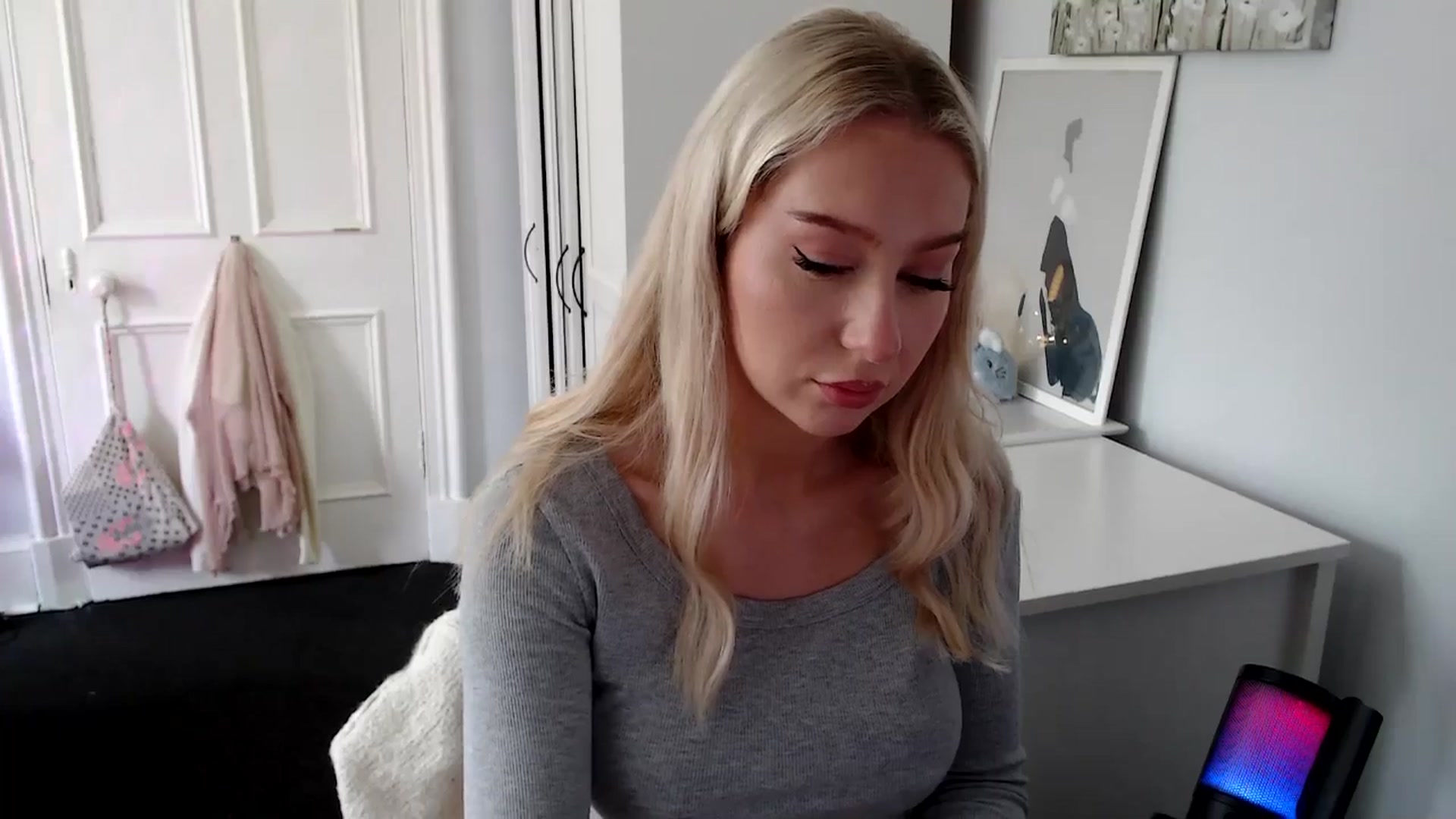 Gallery image thumbnail from British_Cutie's myfreecams stream on, 07/10/2025, 08:56 image 13 of 20