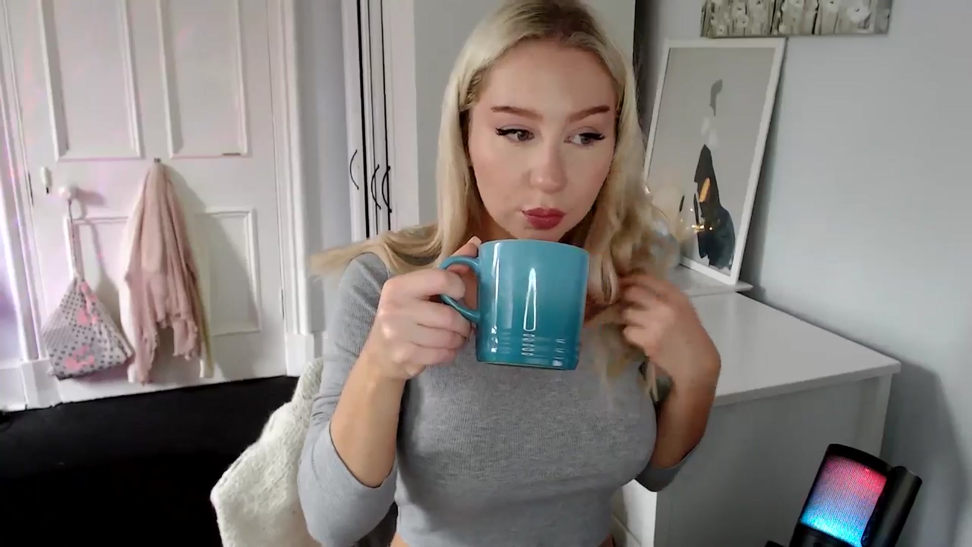 Gallery image thumbnail from British_Cutie's myfreecams stream on, 07/10/2025, 08:56 image 18 of 20