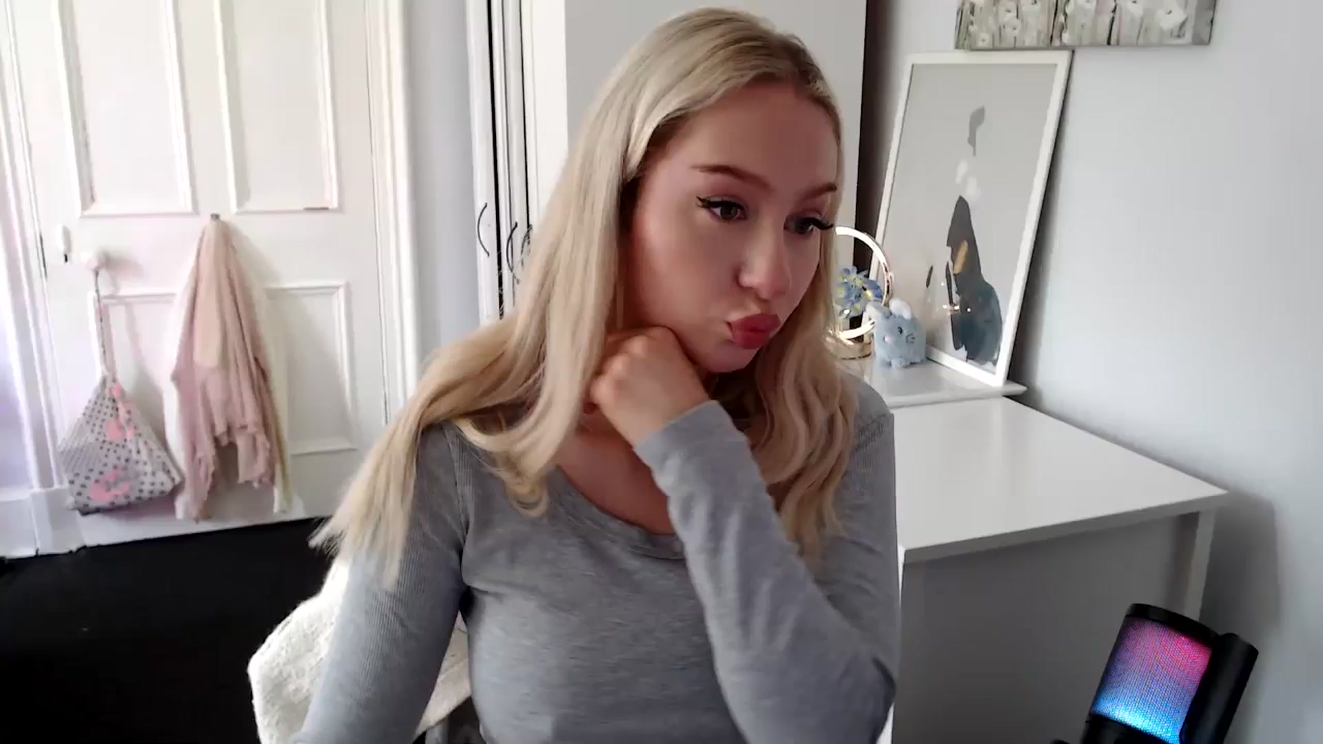 Gallery image thumbnail from British_Cutie's myfreecams stream on, 07/10/2025, 08:56 image 6 of 20