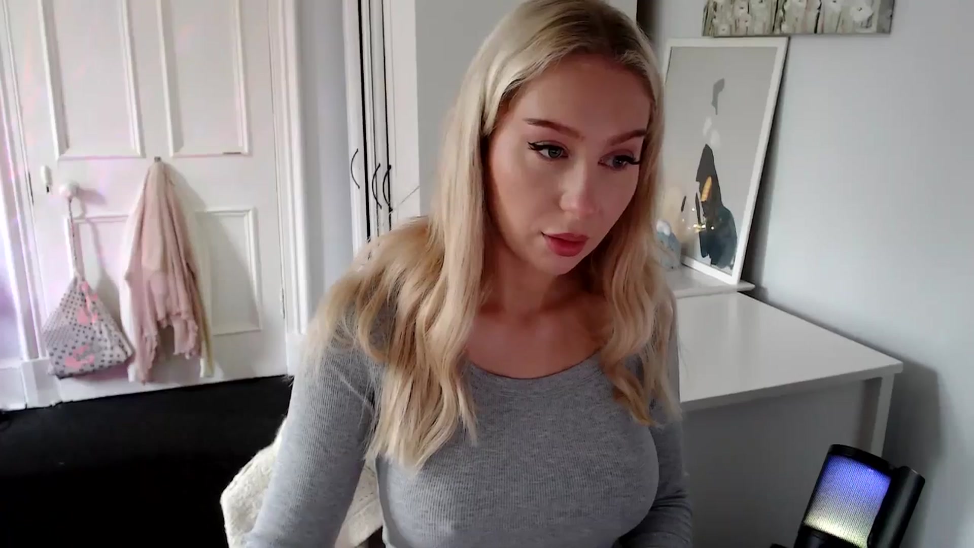 Gallery image thumbnail from British_Cutie's myfreecams stream on, 07/10/2025, 08:56 image 10 of 20