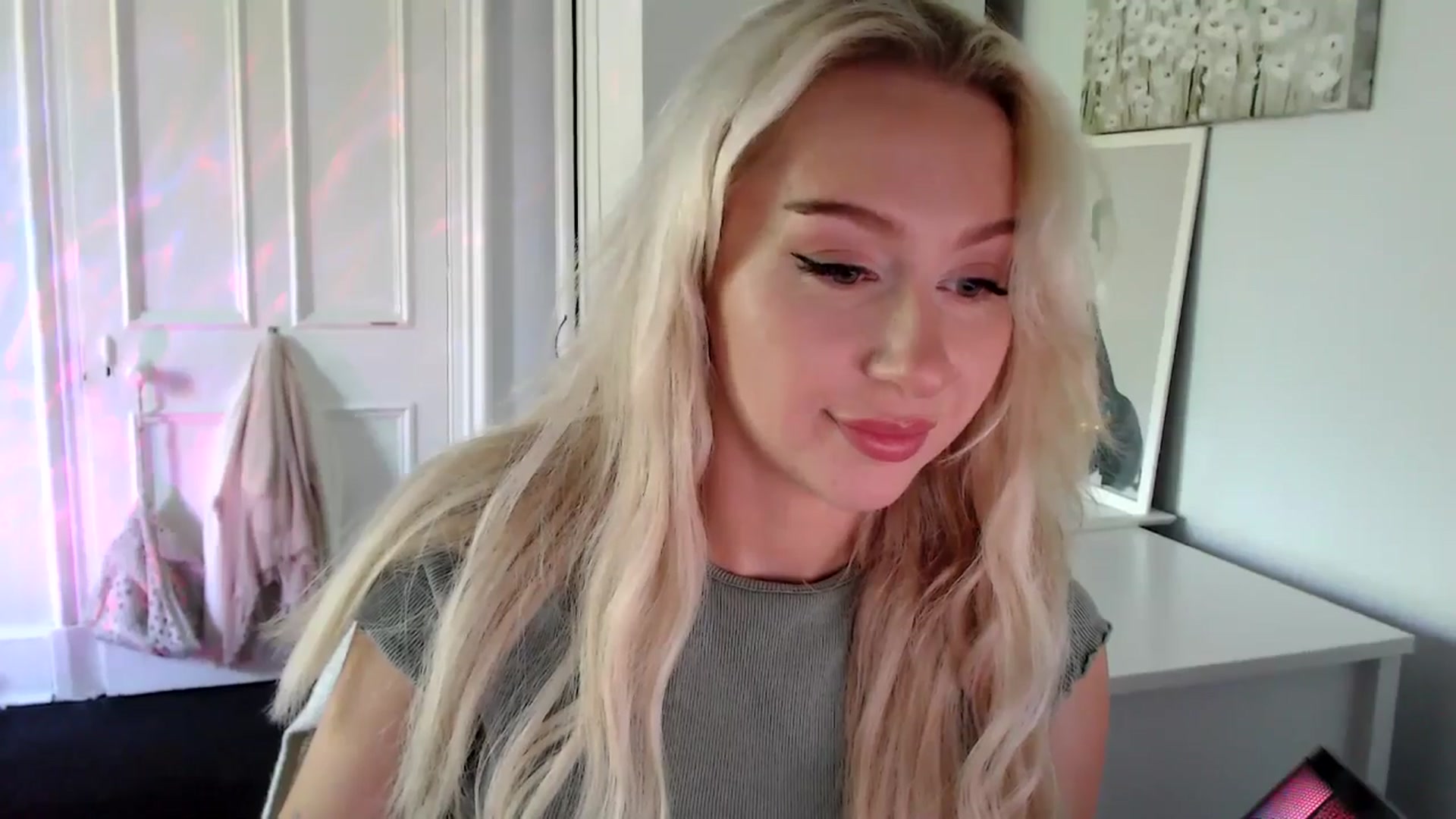 Gallery image thumbnail from British_Cutie's myfreecams stream on, 07/11/2025, 16:19 image 4 of 20