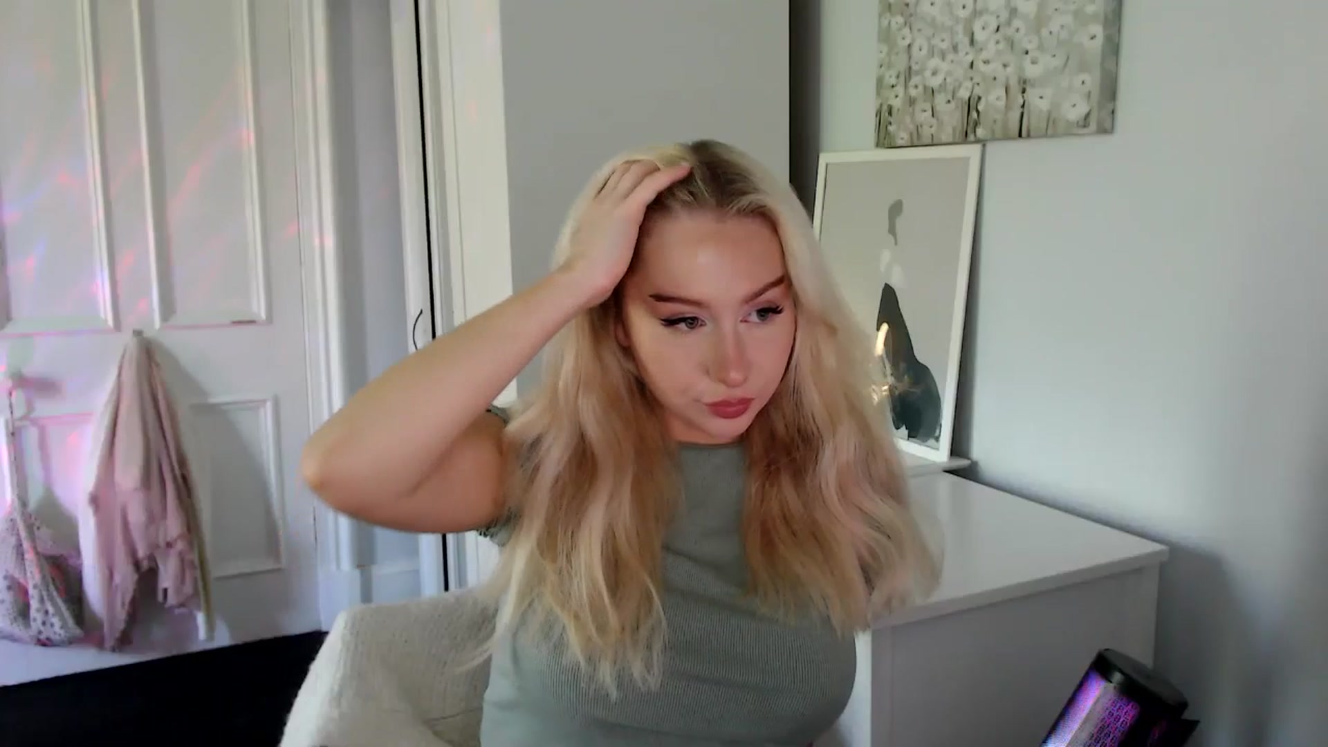 Gallery image thumbnail from British_Cutie's myfreecams stream on, 07/11/2025, 16:19 image 2 of 20