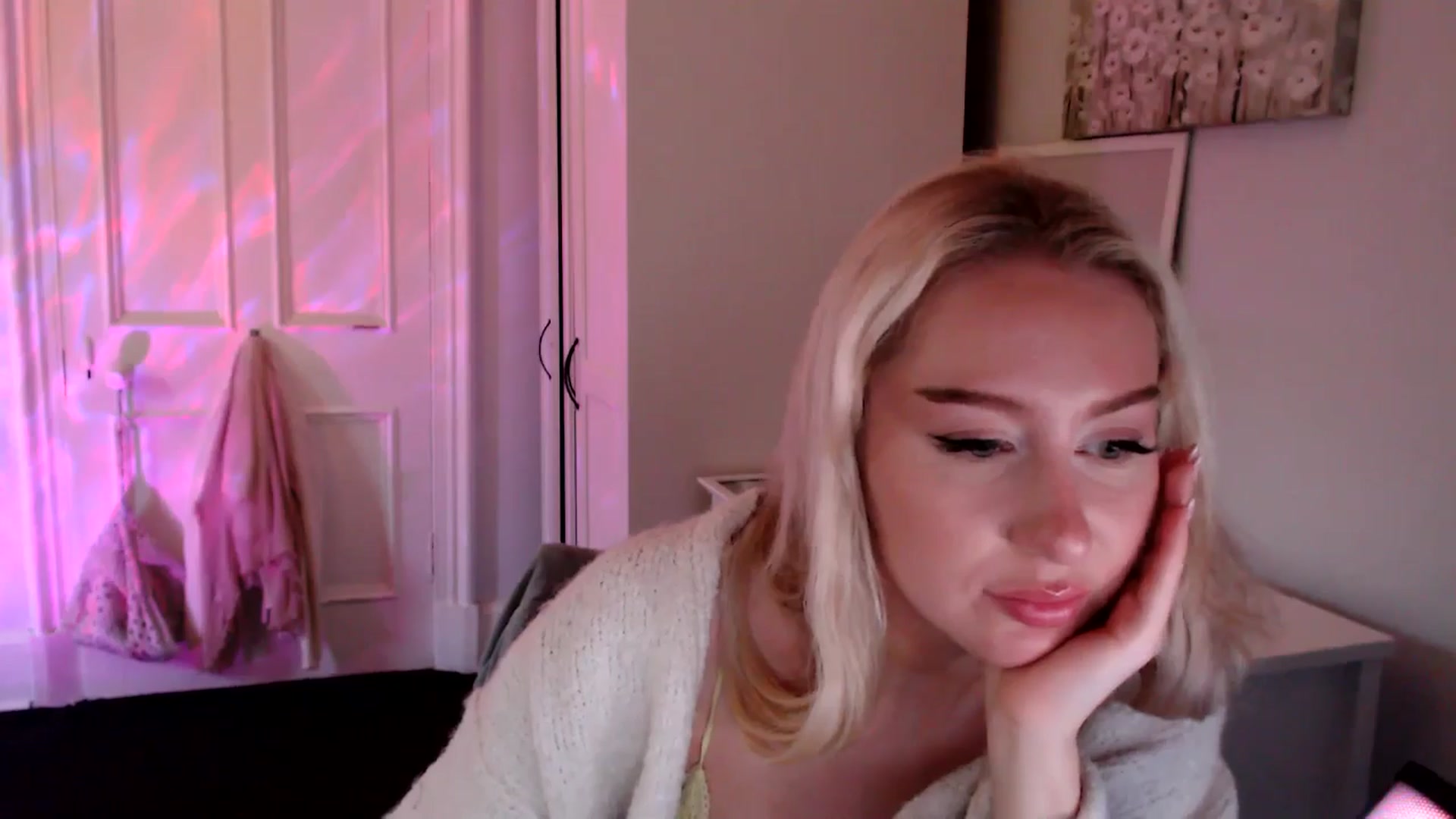 Gallery image thumbnail from British_Cutie's myfreecams stream on, 07/11/2025, 20:55 image 6 of 20