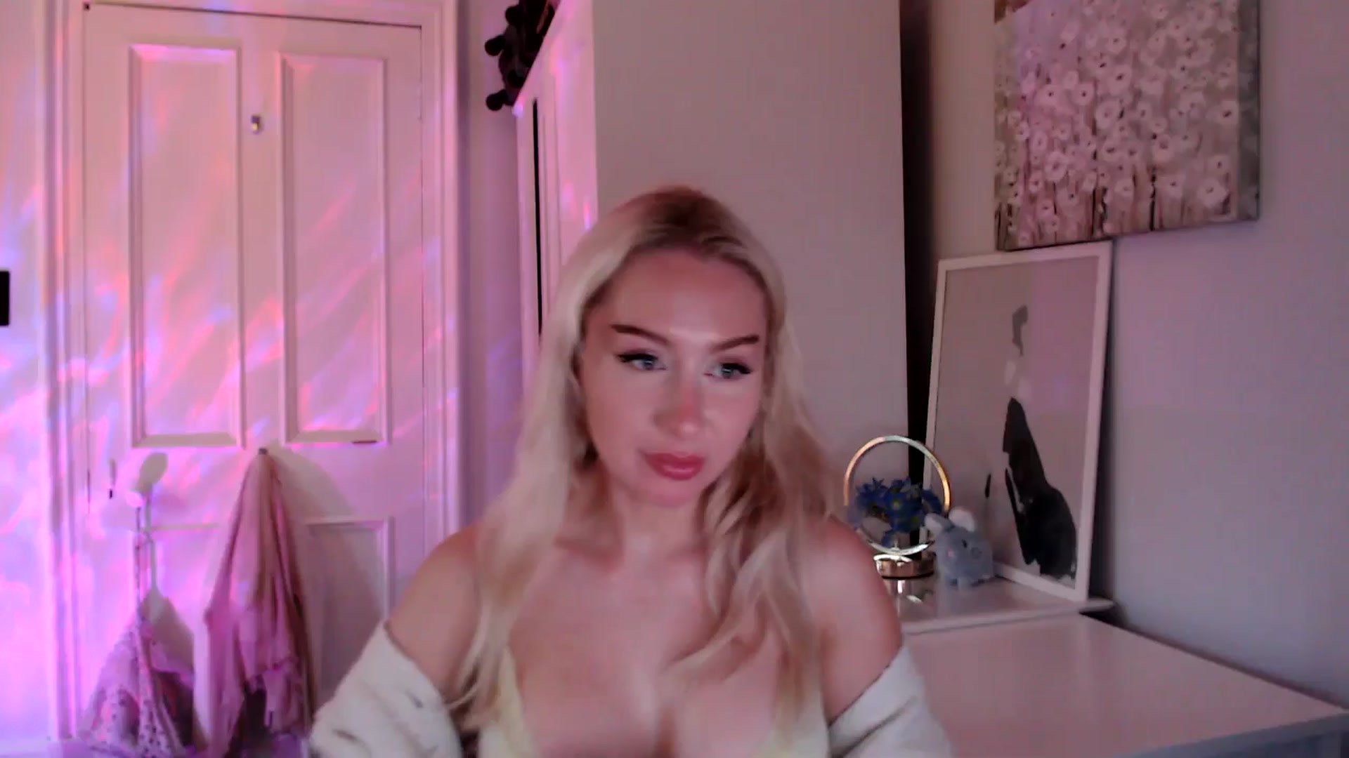 Gallery image thumbnail from British_Cutie's myfreecams stream on, 07/11/2025, 20:55 image 7 of 20