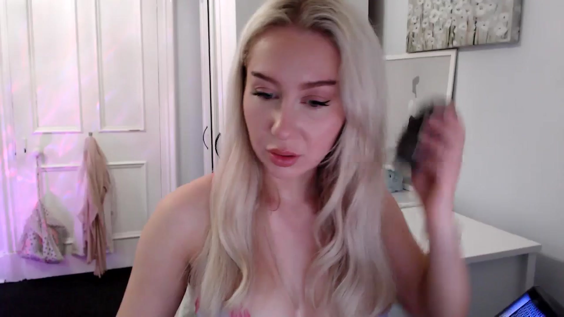 Gallery image thumbnail from British_Cutie's myfreecams stream on, 07/12/2025, 20:34 image 14 of 20
