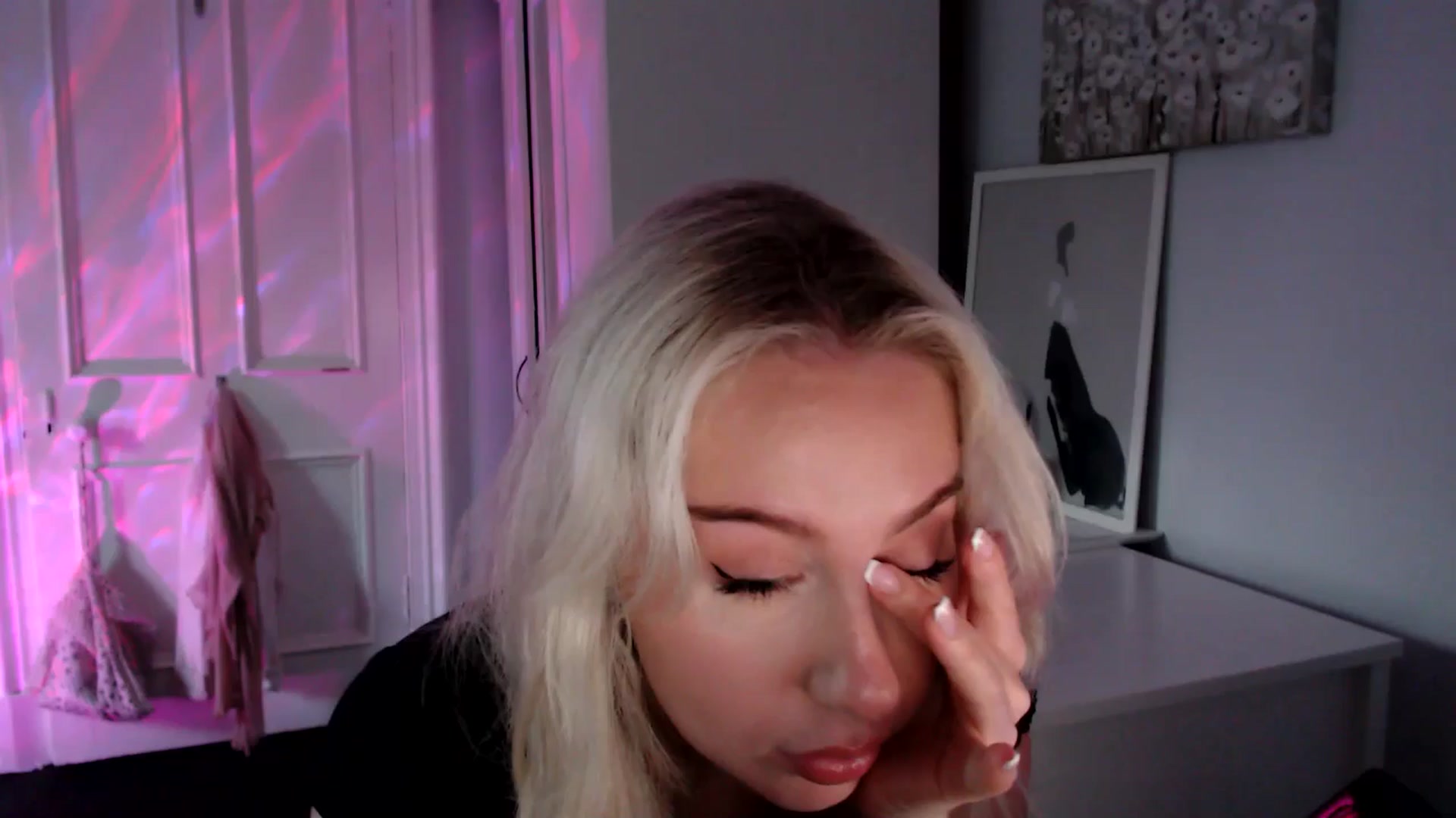 Gallery image thumbnail from British_Cutie's myfreecams stream on, 07/12/2025, 20:34 image 1 of 20