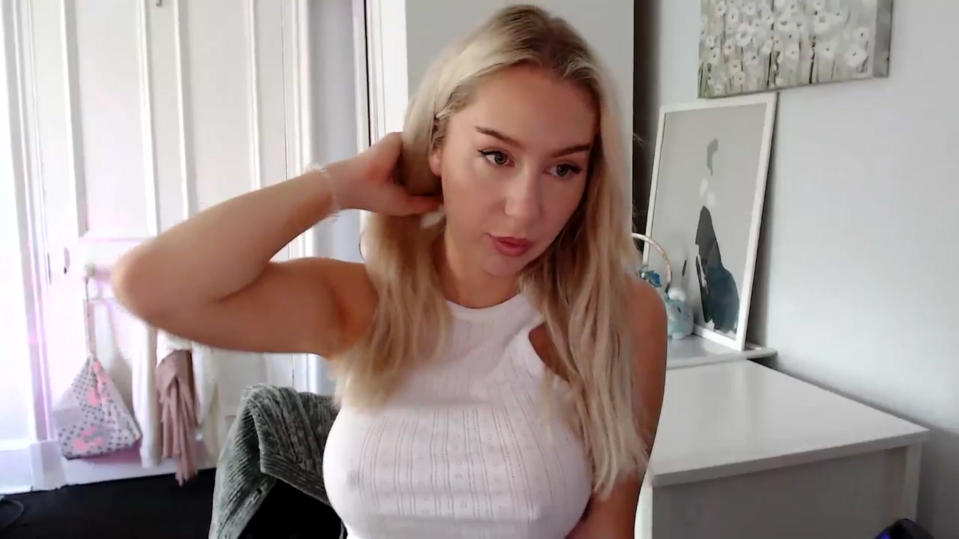 Gallery image thumbnail from British_Cutie's myfreecams stream on, 07/13/2025, 10:10 image 15 of 20