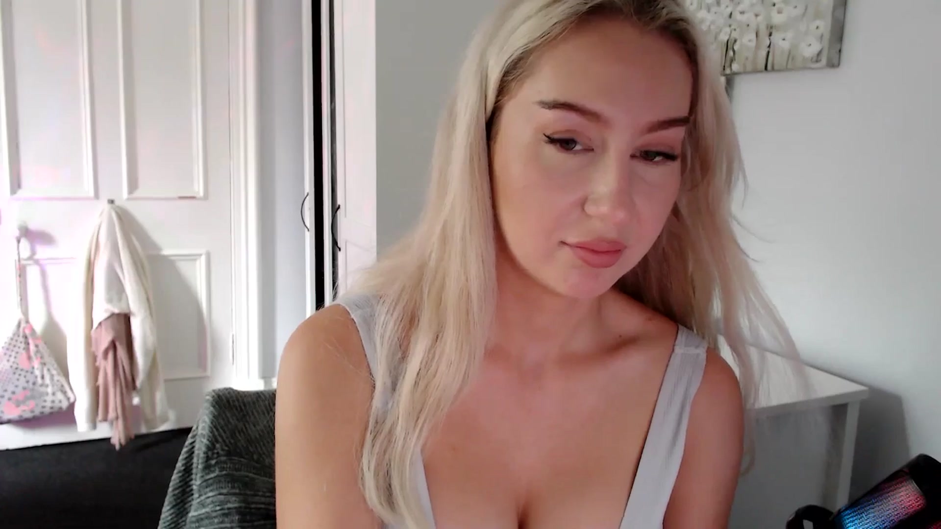 Gallery image thumbnail from British_Cutie's myfreecams stream on, 07/13/2025, 12:33 image 6 of 20