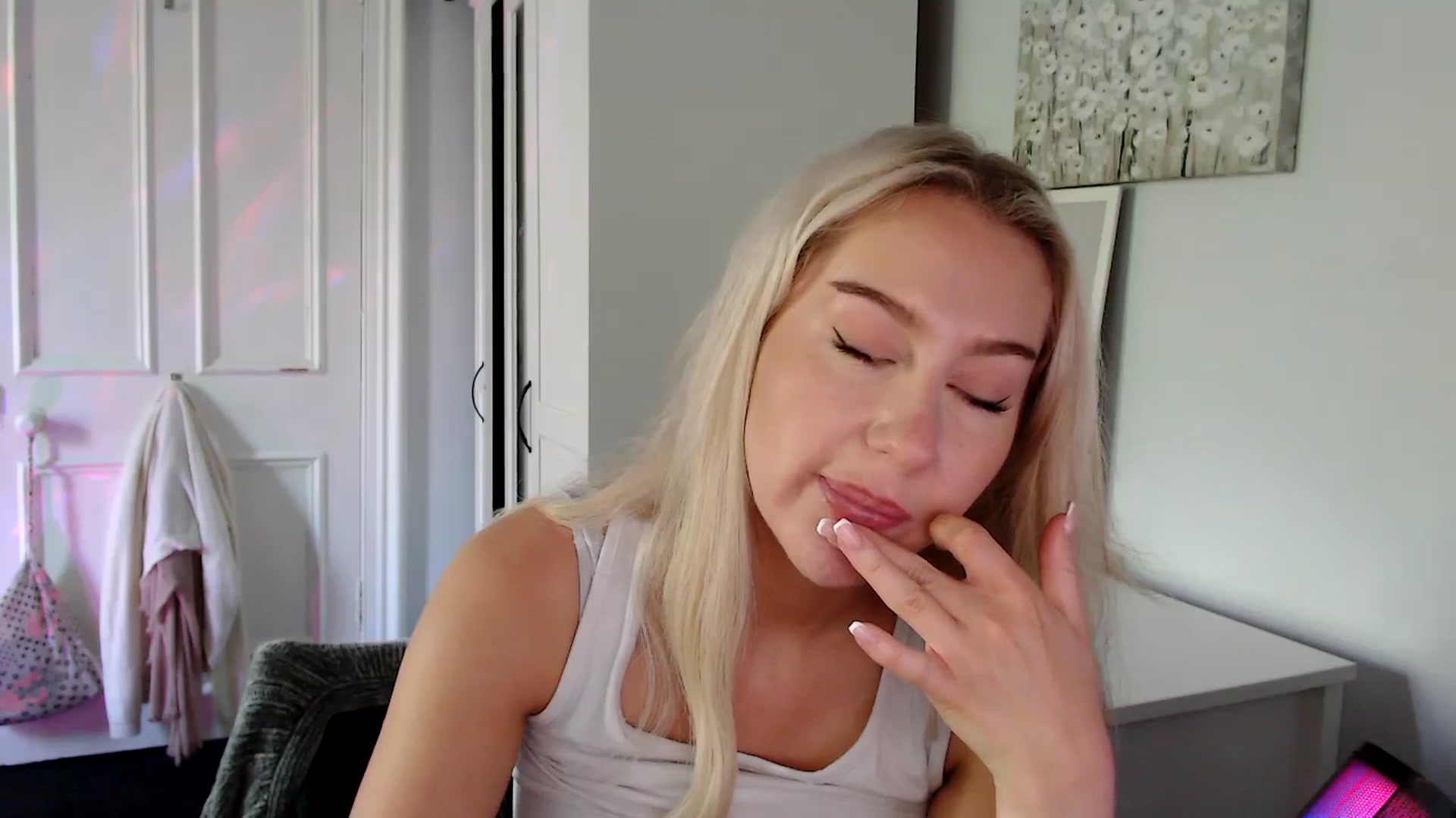 Gallery image thumbnail from British_Cutie's myfreecams stream on, 07/13/2025, 15:14 image 13 of 20