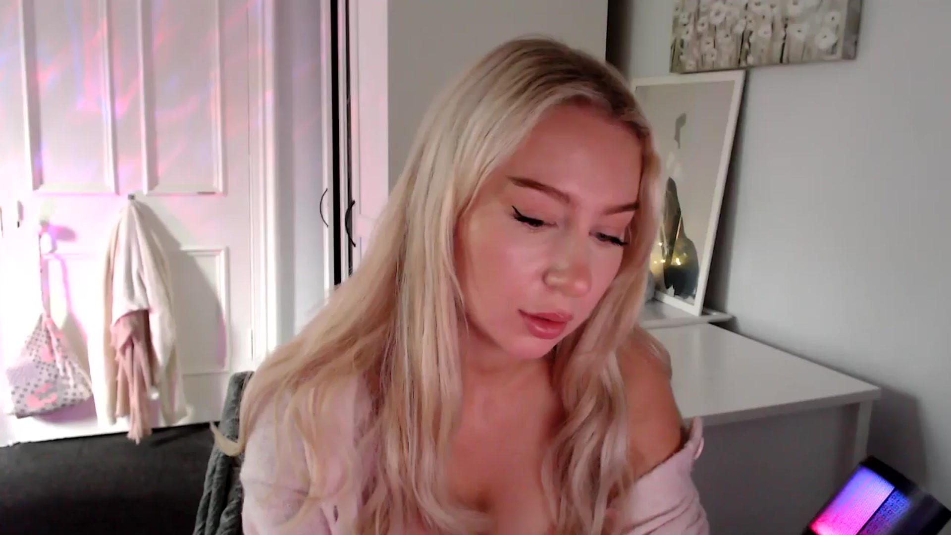 Gallery image thumbnail from British_Cutie's myfreecams stream on, 07/14/2025, 11:37 image 19 of 20