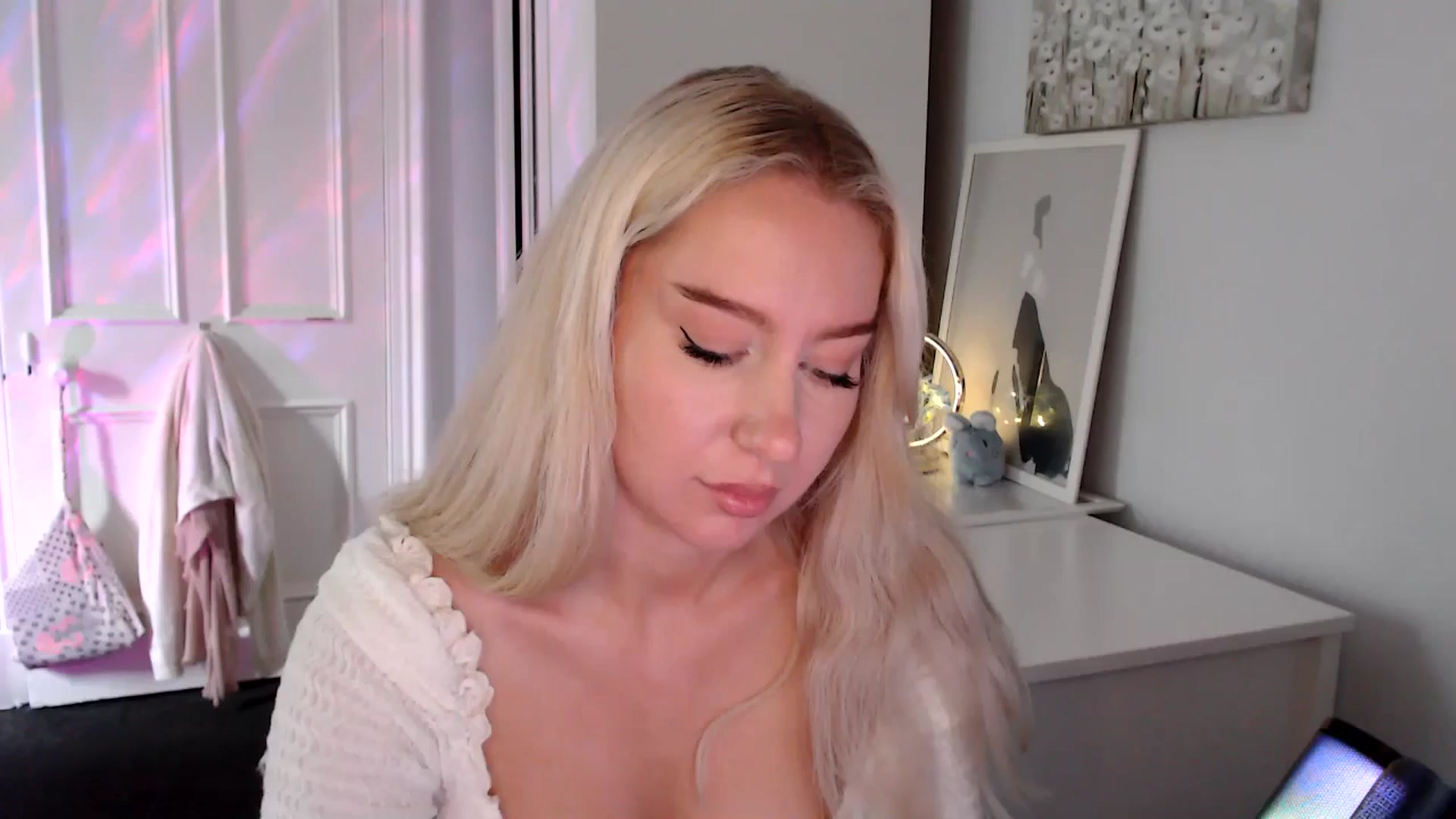 Gallery image thumbnail from British_Cutie's myfreecams stream on, 07/14/2025, 15:31 image 1 of 20