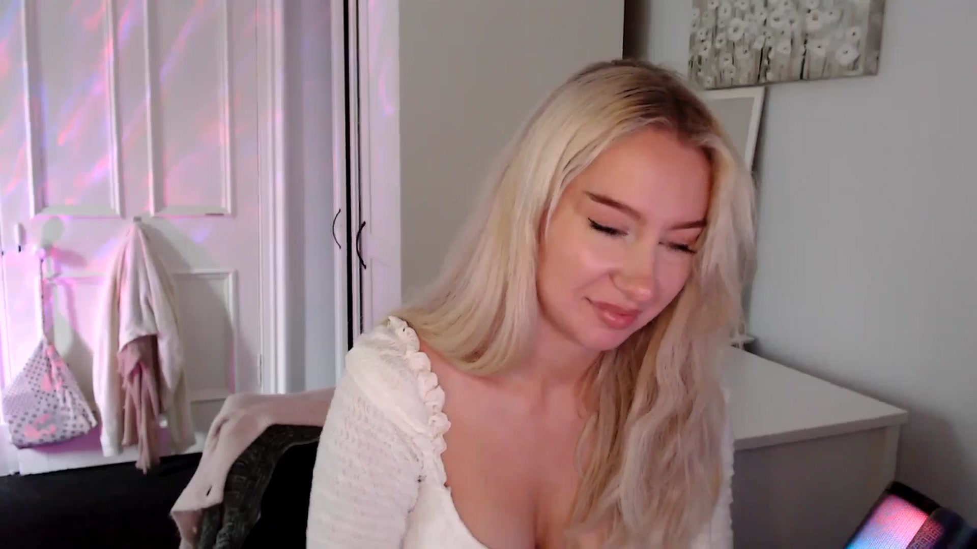 Gallery image thumbnail from British_Cutie's myfreecams stream on, 07/14/2025, 15:31 image 5 of 20