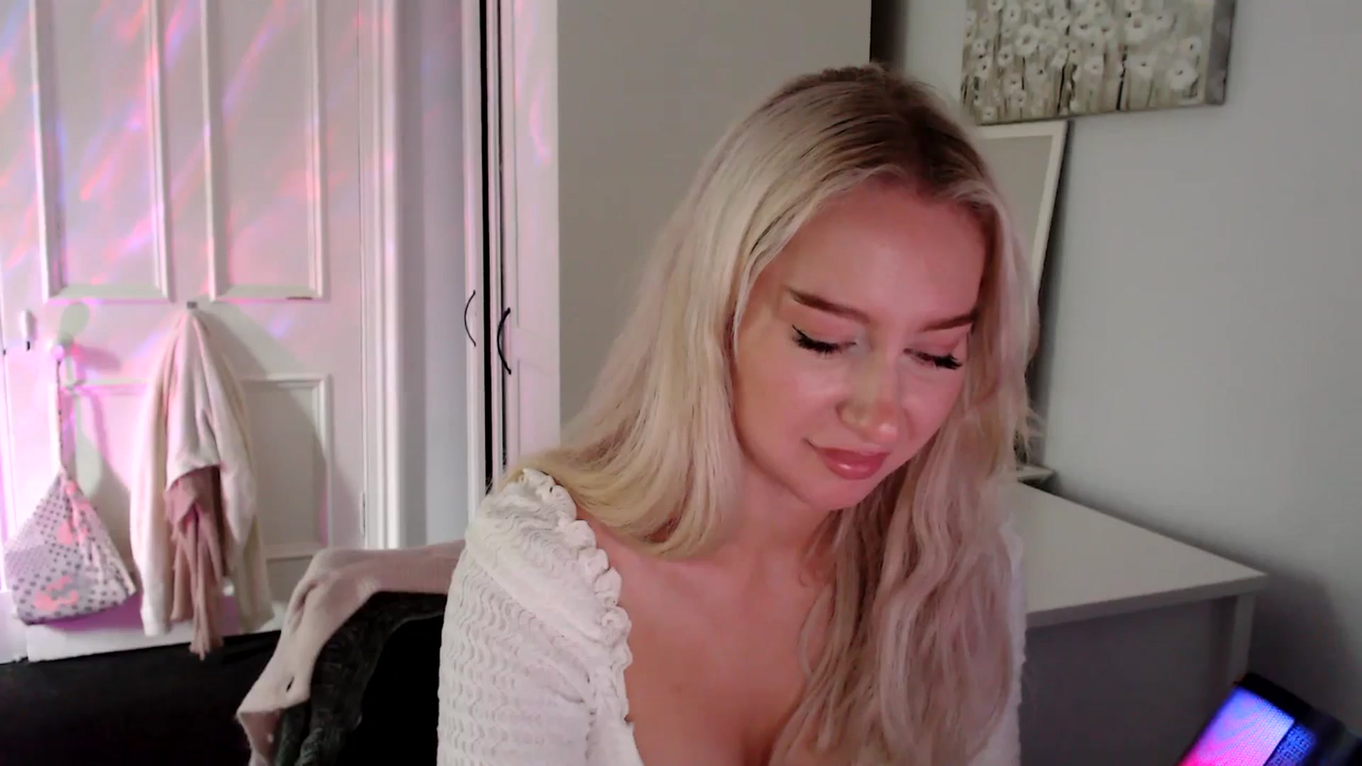 Gallery image thumbnail from British_Cutie's myfreecams stream on, 07/14/2025, 15:31 image 7 of 20