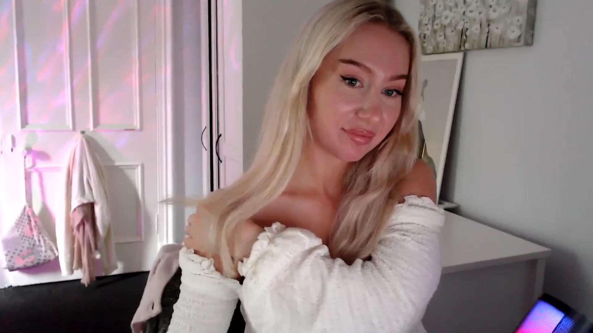 Gallery image thumbnail from British_Cutie's myfreecams stream on, 07/14/2025, 16:08 image 2 of 20