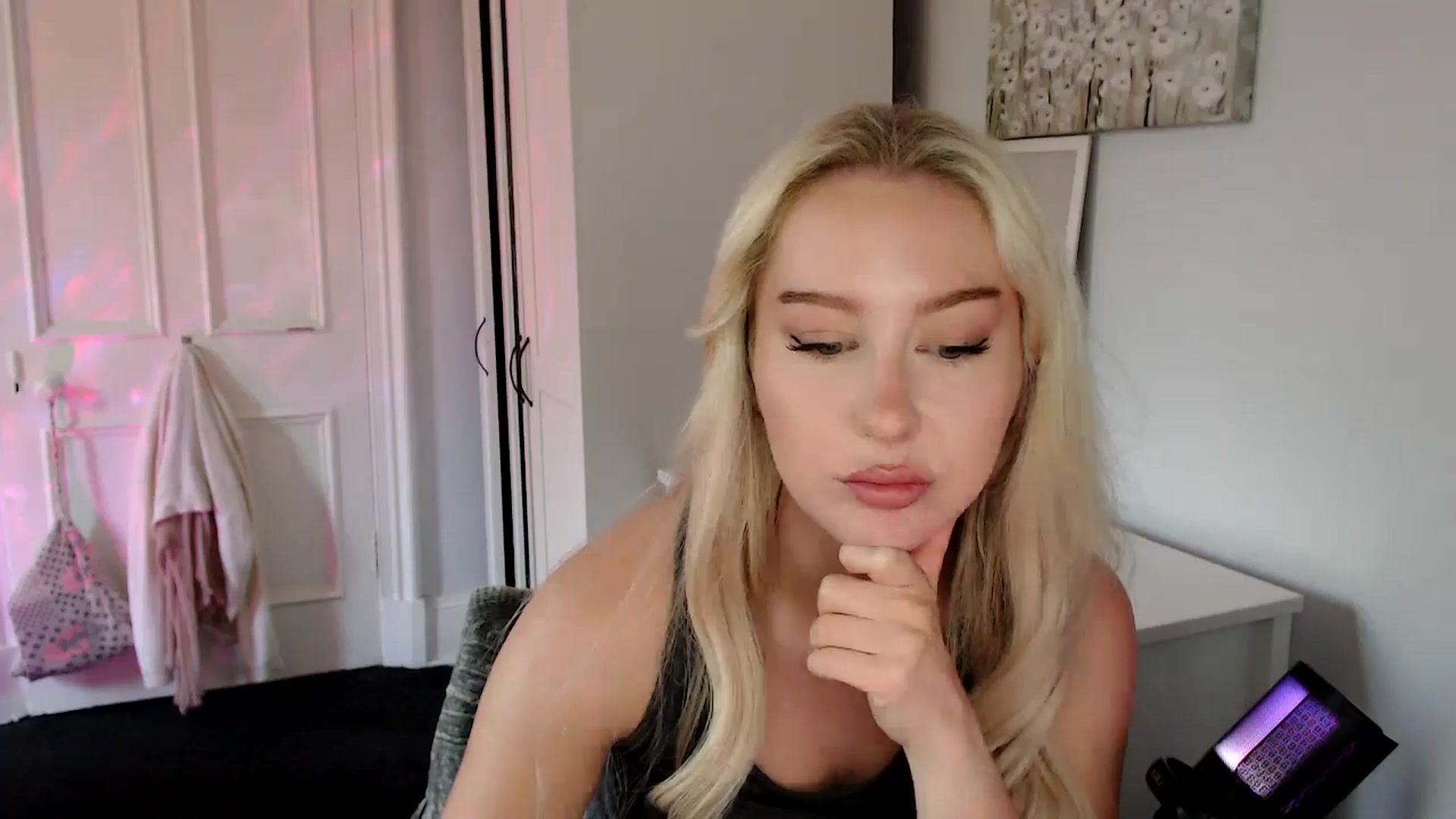 Gallery image thumbnail from British_Cutie's myfreecams stream on, 07/16/2025, 18:11 image 16 of 20