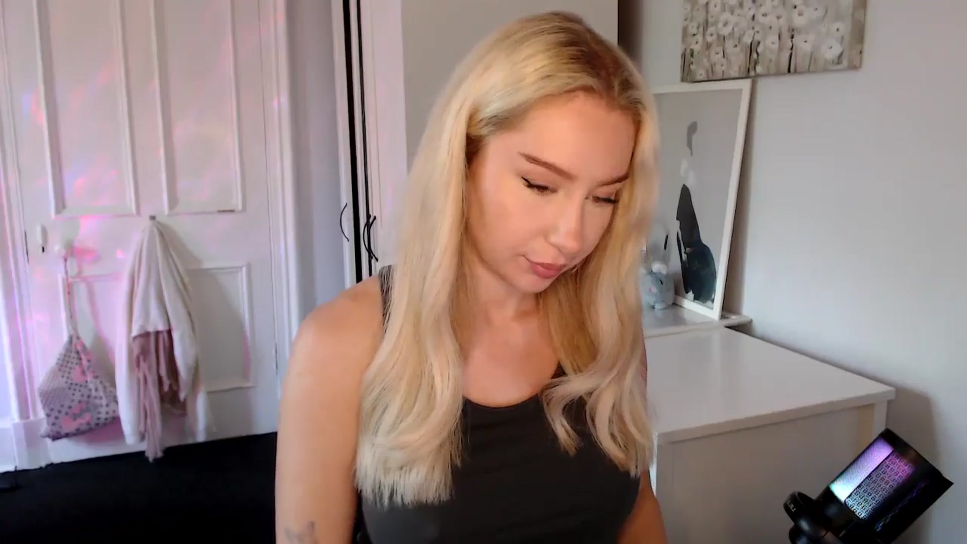 Gallery image thumbnail from British_Cutie's myfreecams stream on, 07/16/2025, 18:11 image 7 of 20