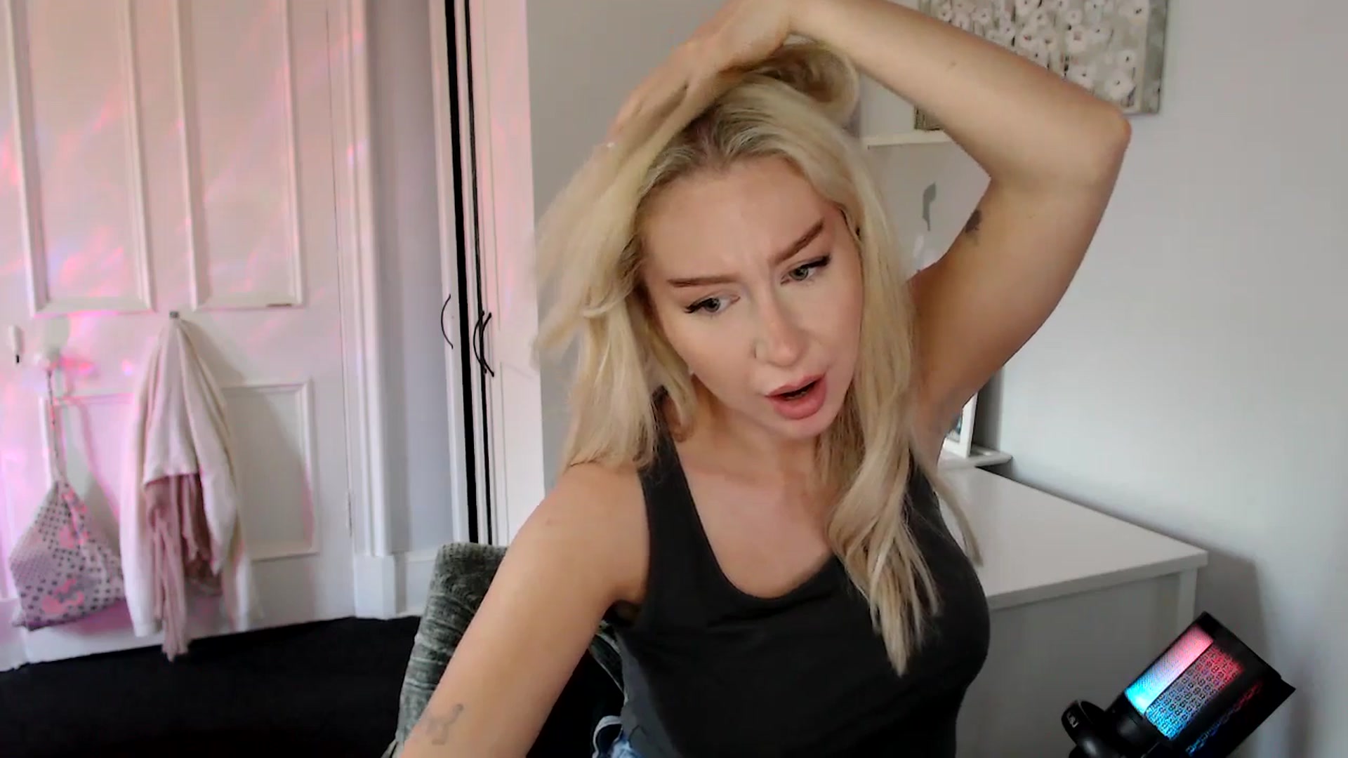 Gallery image thumbnail from British_Cutie's myfreecams stream on, 07/16/2025, 18:11 image 15 of 20