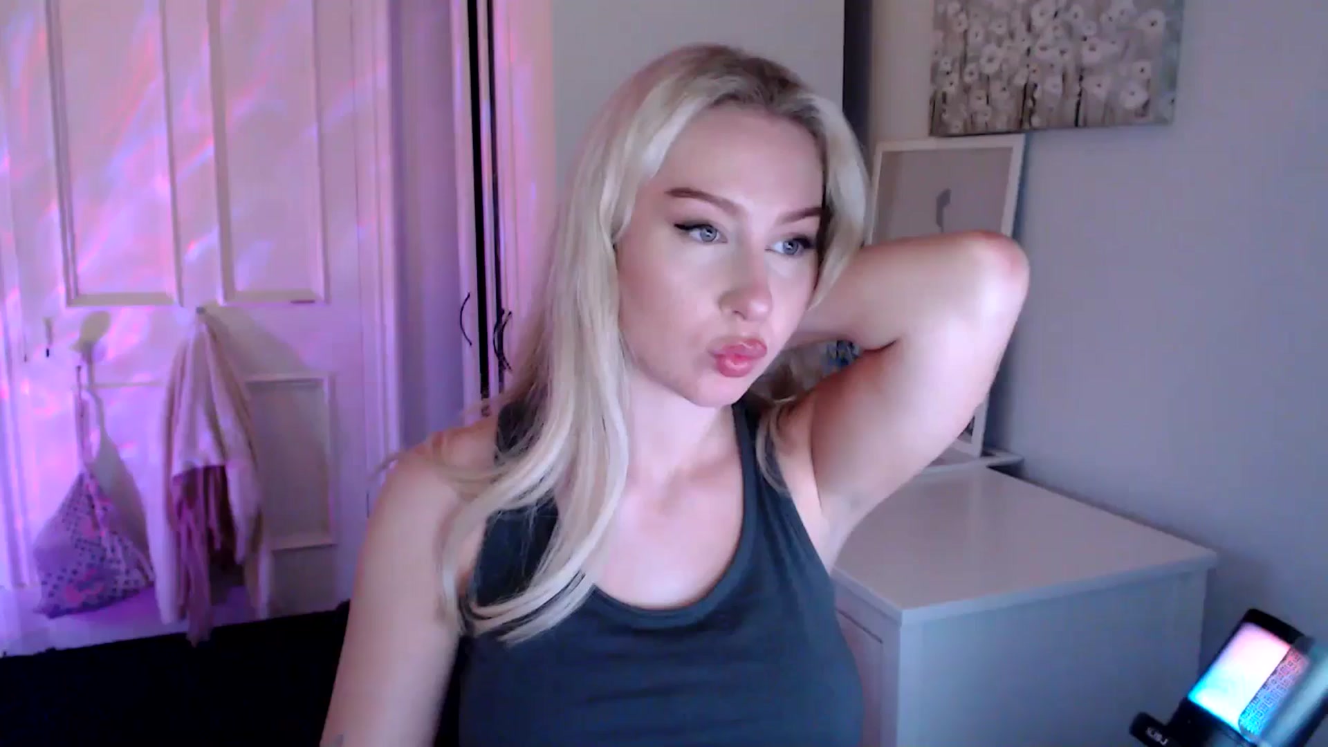Gallery image thumbnail from British_Cutie's myfreecams stream on, 07/16/2025, 21:13 image 6 of 20