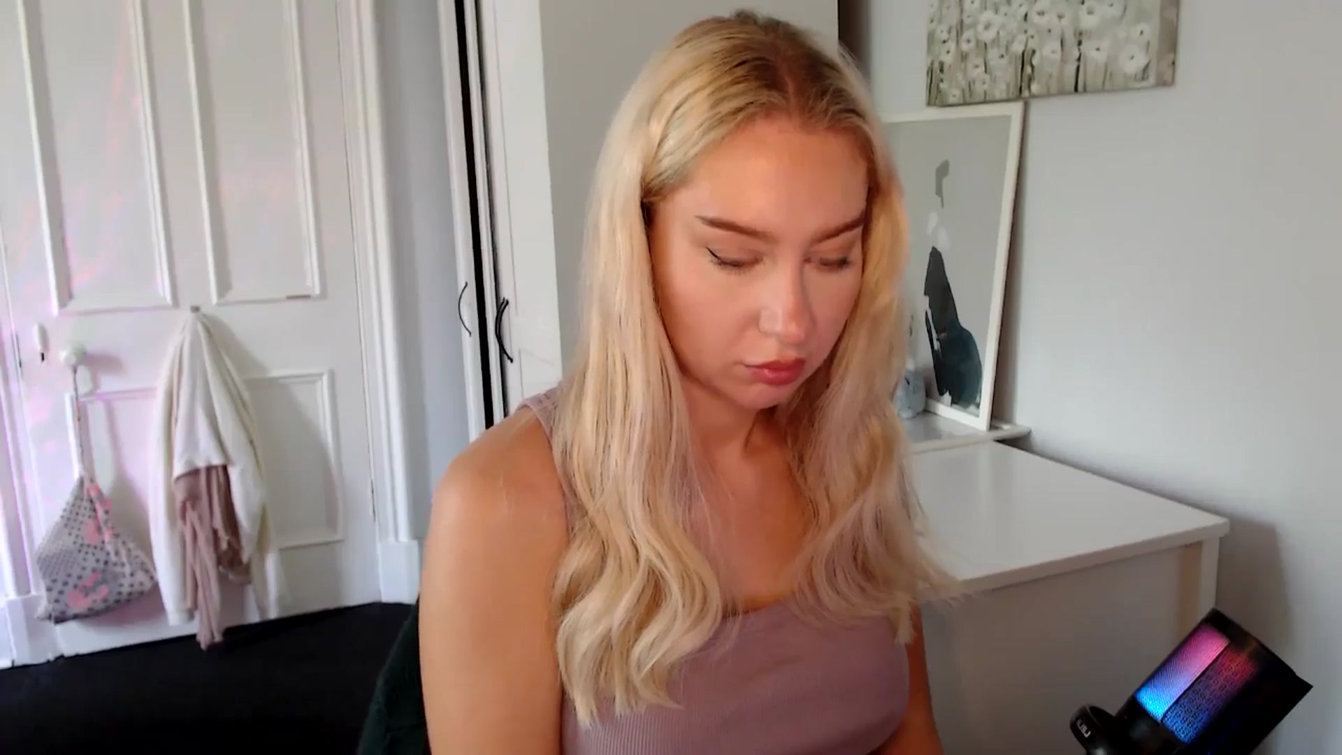 Gallery image thumbnail from British_Cutie's myfreecams stream on, 07/17/2025, 11:38 image 19 of 20