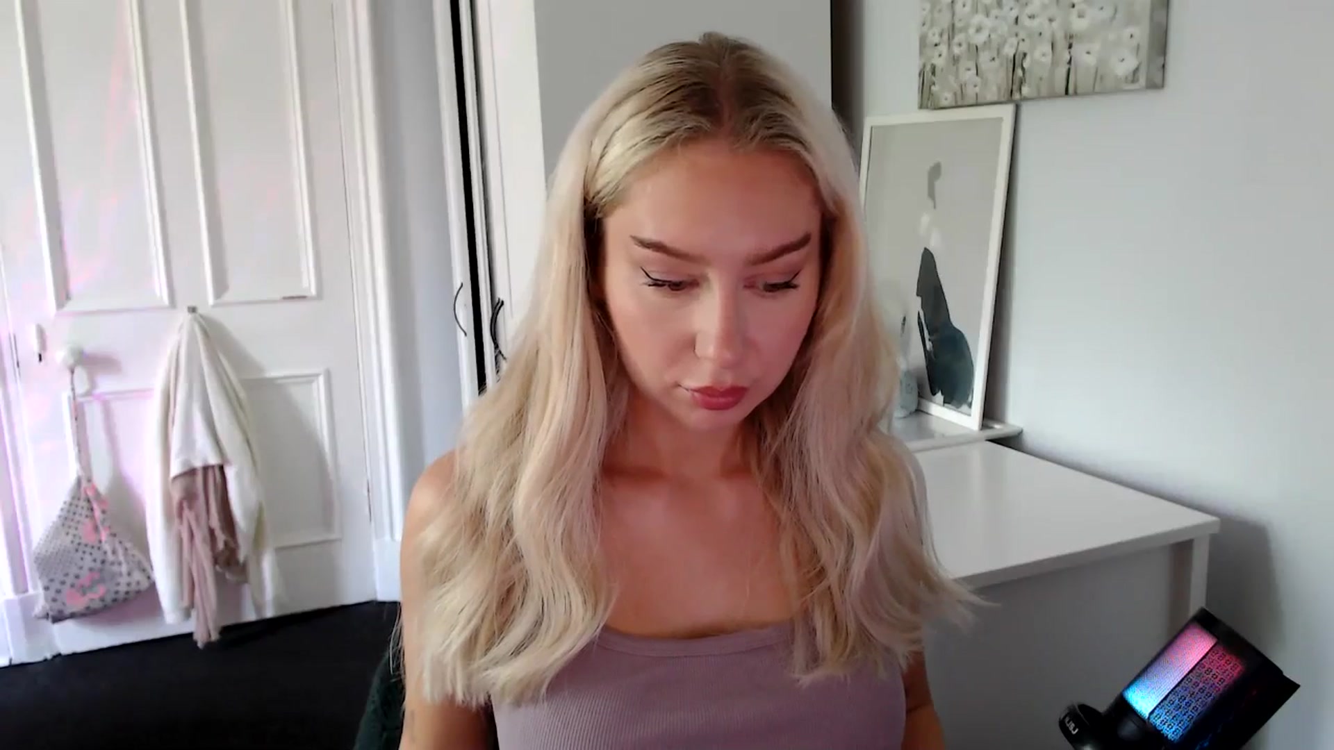 Gallery image thumbnail from British_Cutie's myfreecams stream on, 07/17/2025, 11:38 image 8 of 20