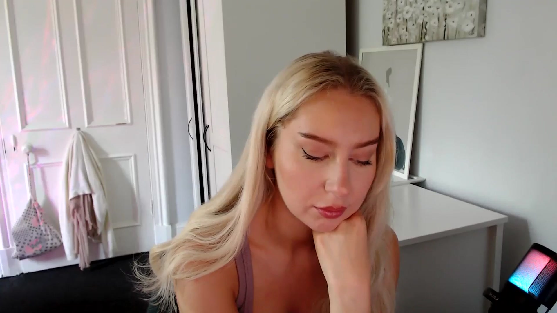 Gallery image thumbnail from British_Cutie's myfreecams stream on, 07/17/2025, 11:38 image 4 of 20