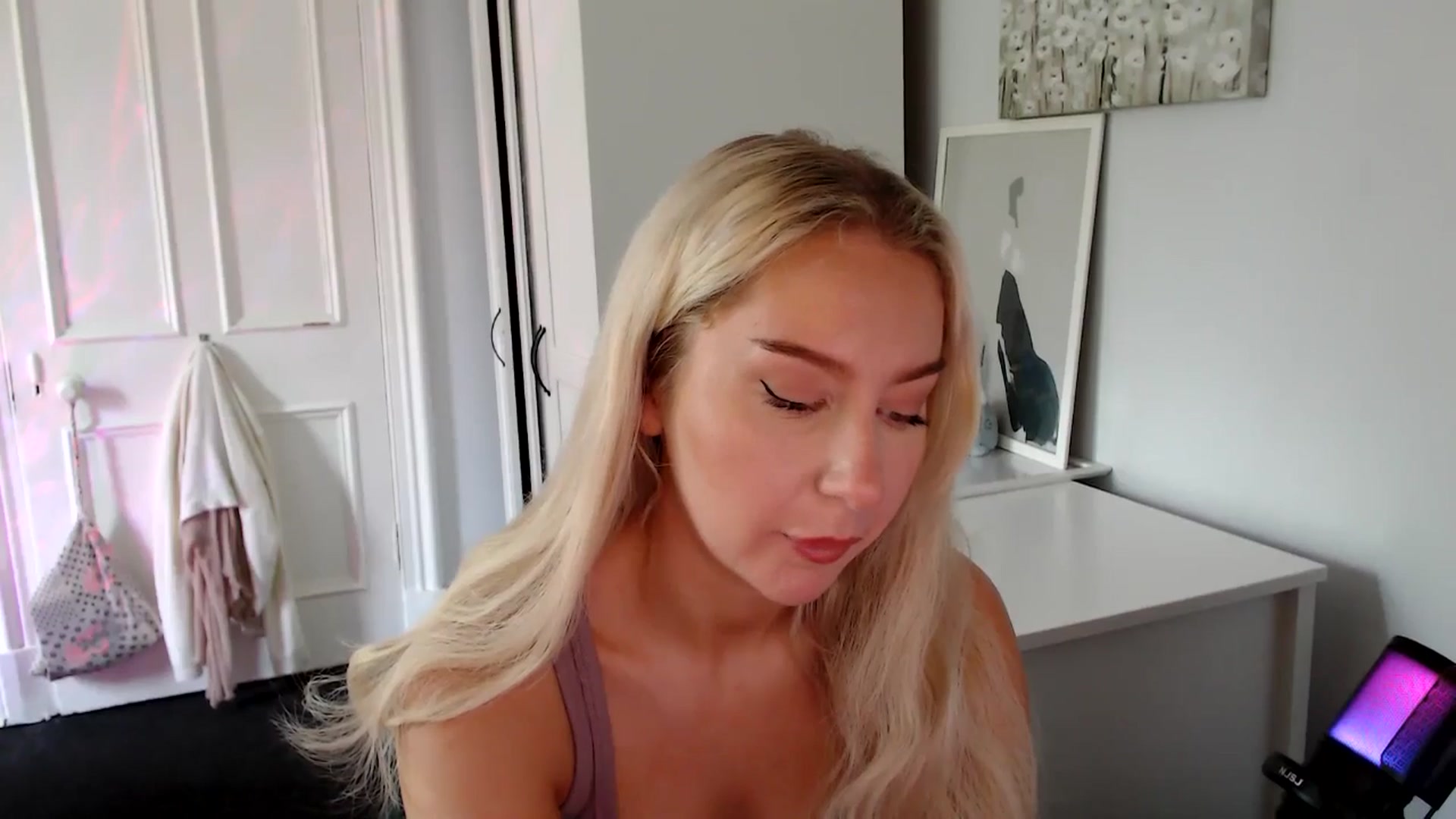 Gallery image thumbnail from British_Cutie's myfreecams stream on, 07/17/2025, 11:38 image 3 of 20