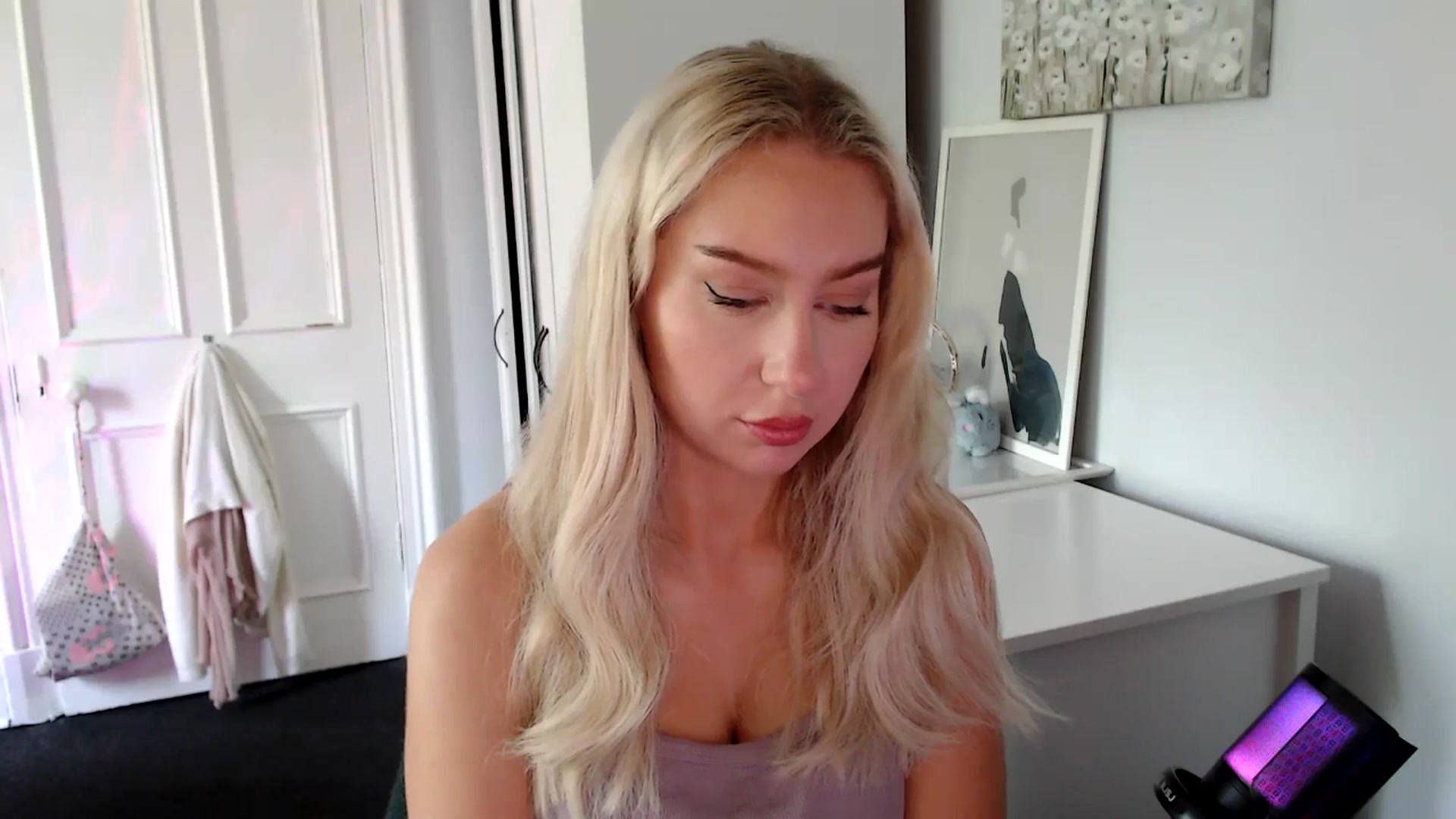 Gallery image thumbnail from British_Cutie's myfreecams stream on, 07/17/2025, 11:38 image 7 of 20