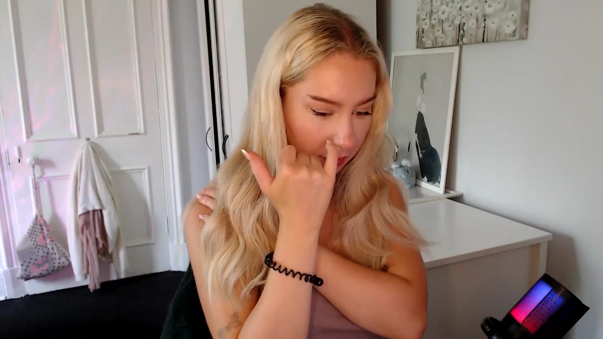 Gallery image thumbnail from British_Cutie's myfreecams stream on, 07/17/2025, 11:38 image 11 of 20